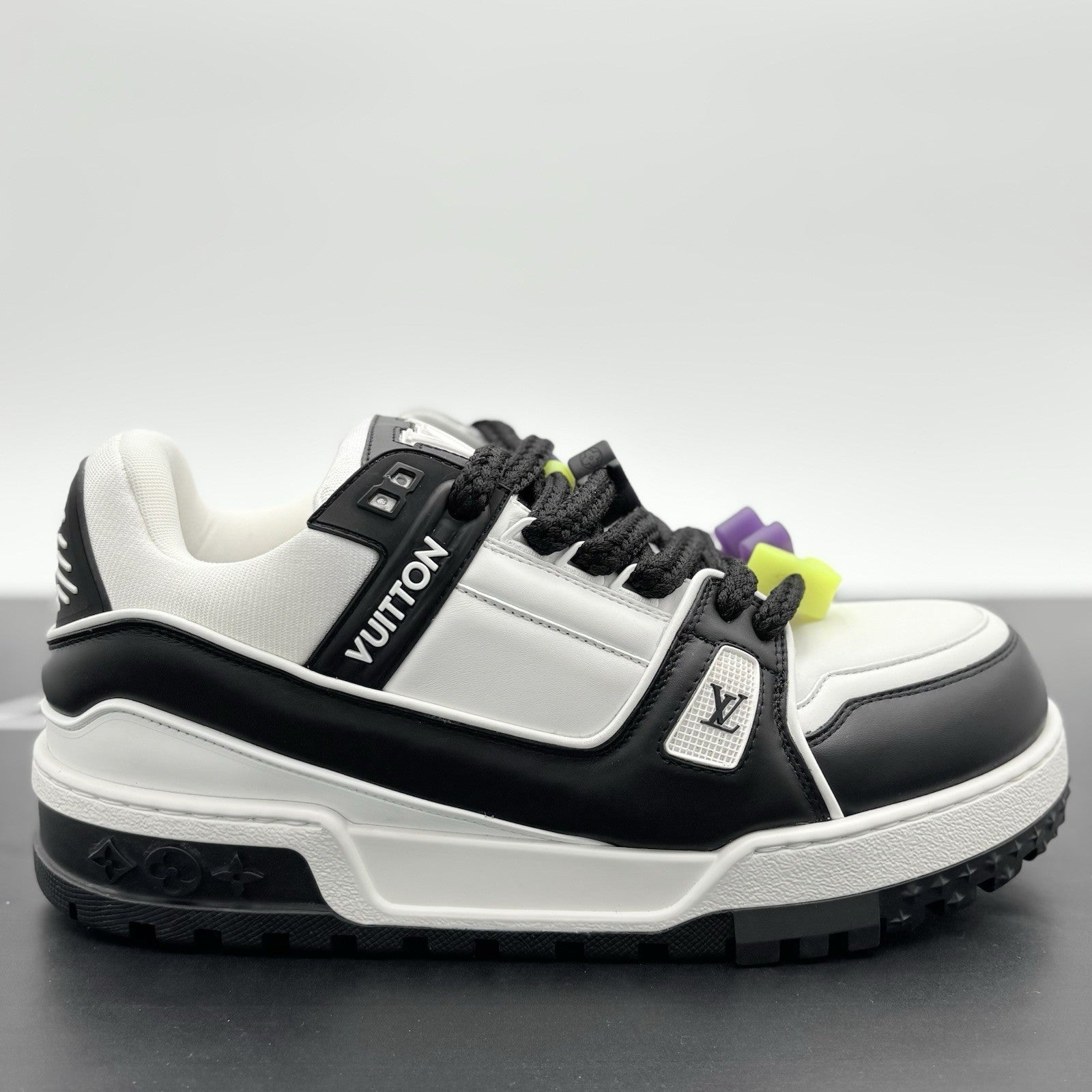 Size 9 LV (10-10.5 US) - Louis Vuitton Maxi ' Black White ' | EXCELLENT!