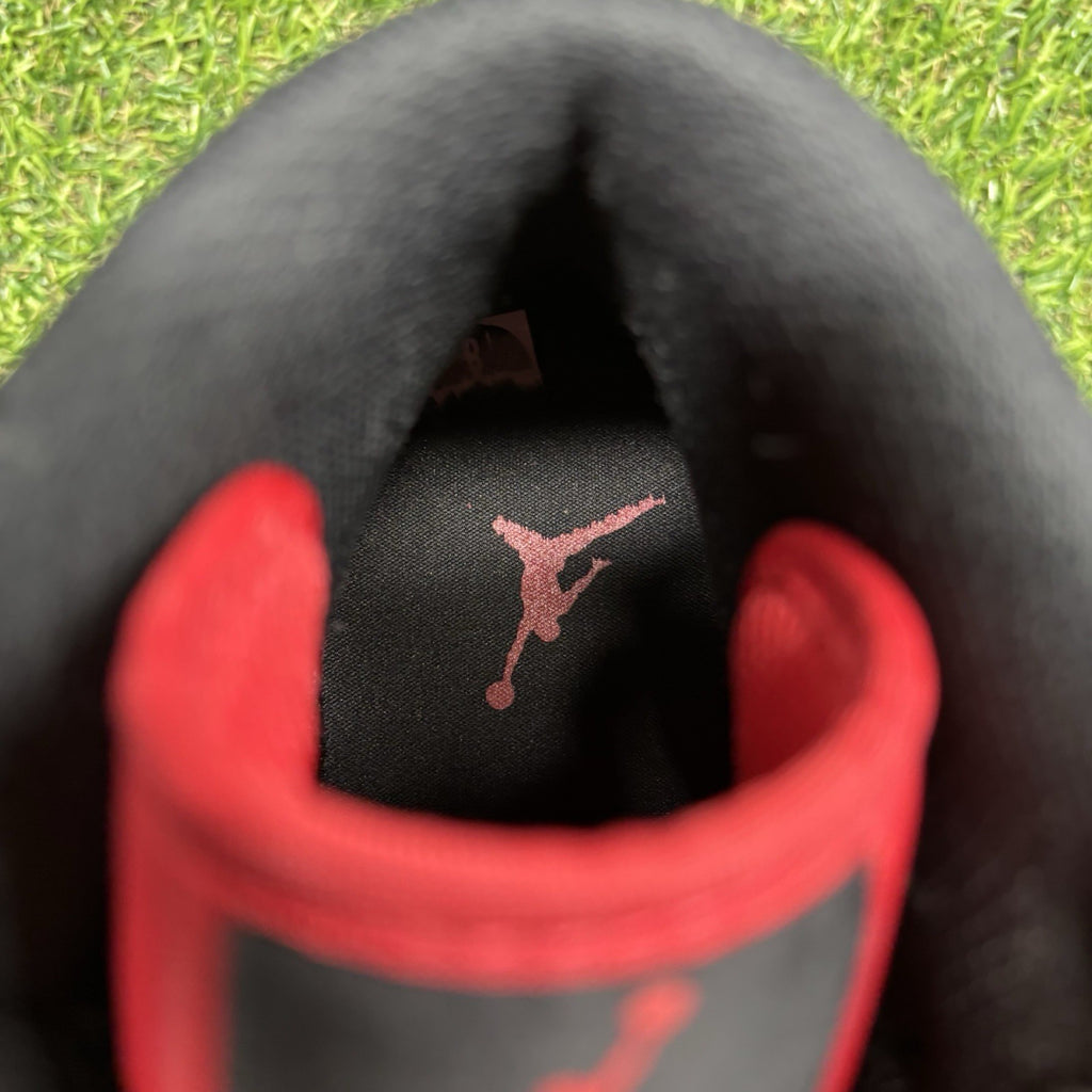 Size 8 - Jordan 1 Mid Bred Toe | SUPER CLEAN!