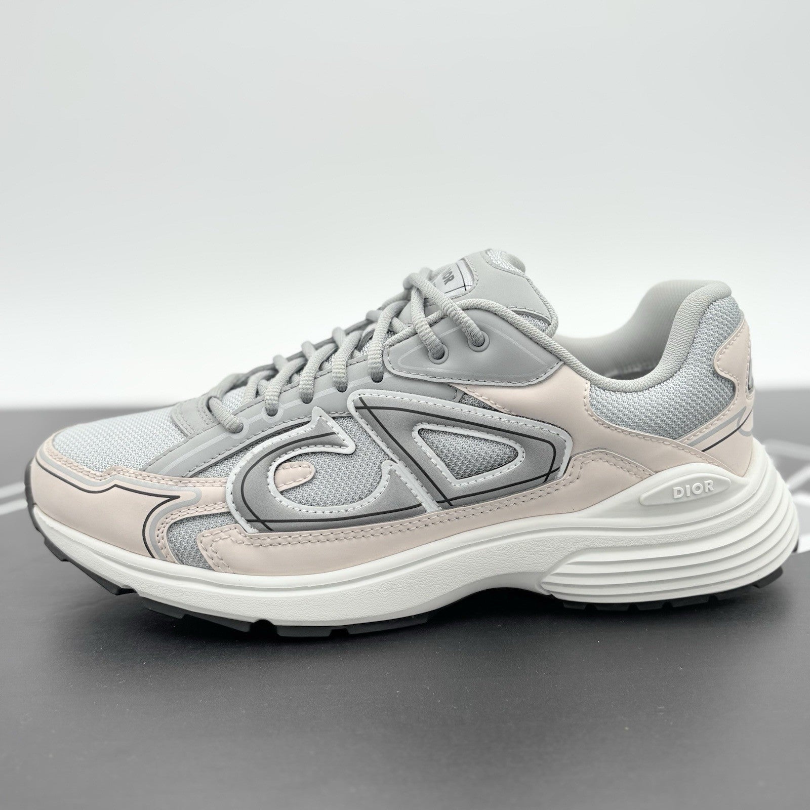 Size 42 (9 US) Dior B30 Reflective ' Grey Light Pink ' | EXCELLENT CONDITION!