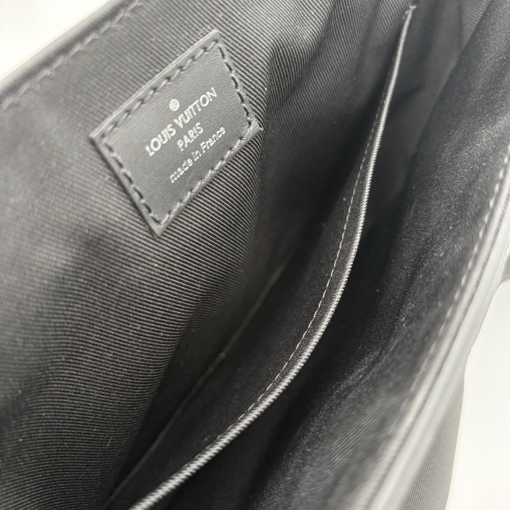 Louis Vuitton District PM Infini Messenger Bag ' Black ' | PRISTINE CONDITION!