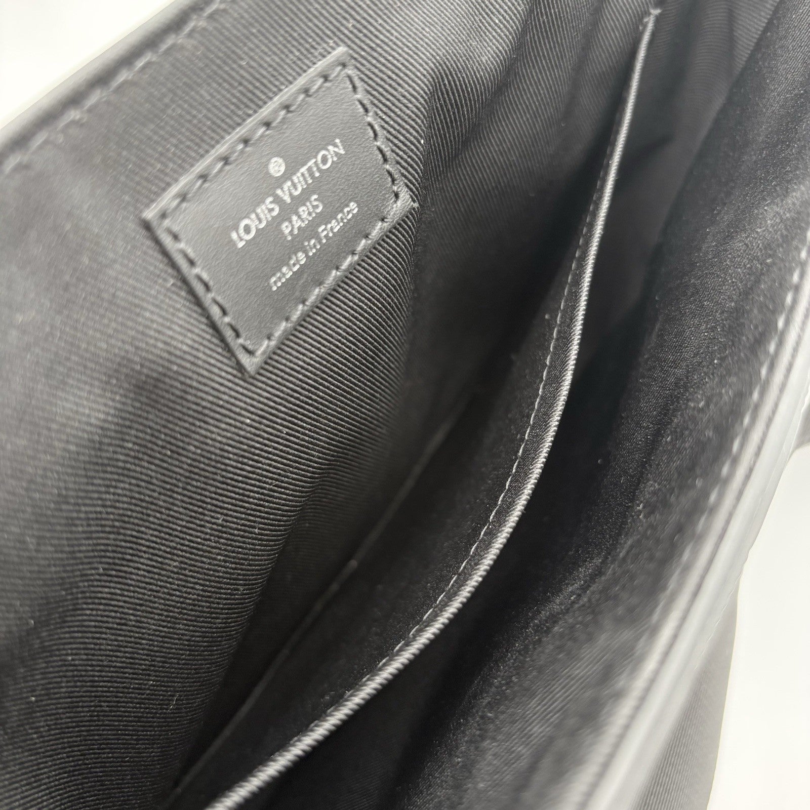 Louis Vuitton District PM Infini Messenger Bag ' Black ' | PRISTINE CONDITION!