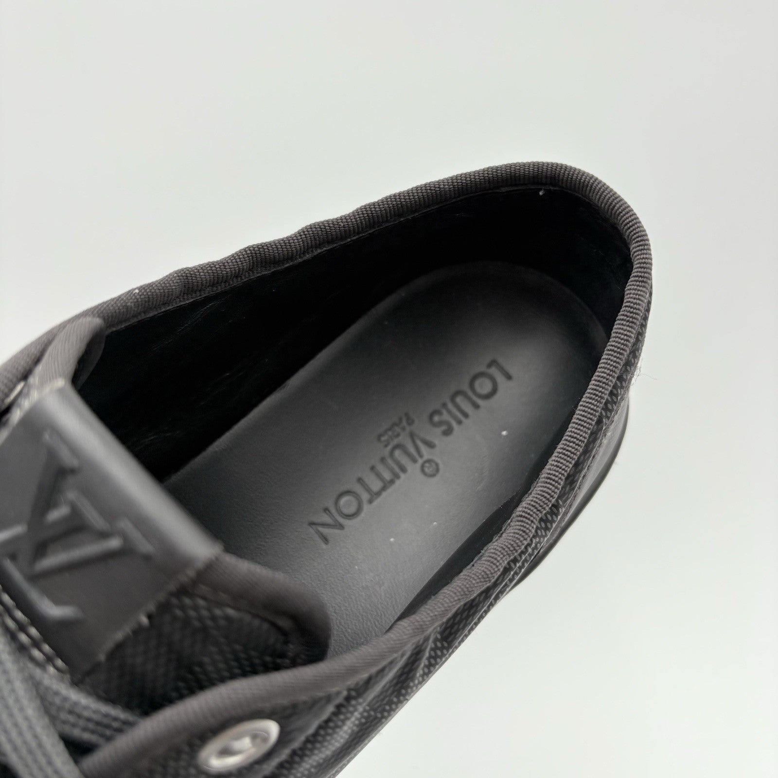 Size 7 LV (8-8.5 US) - Louis Vuitton Damier Low Top ' Black ' | GOOD CONDITION!