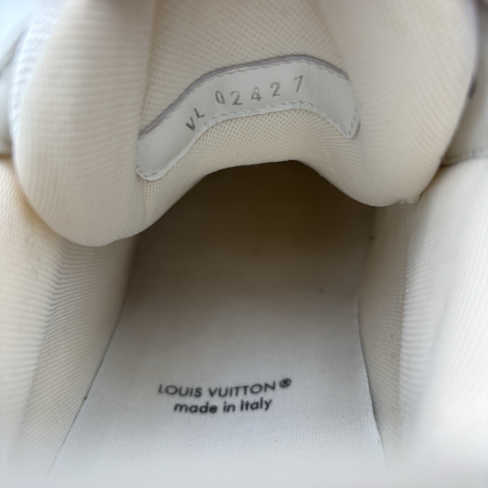 Size 7 LV (8-8.5 US) - Louis Vuitton Trainer ' White ' | EXCELLENT CONDITION!