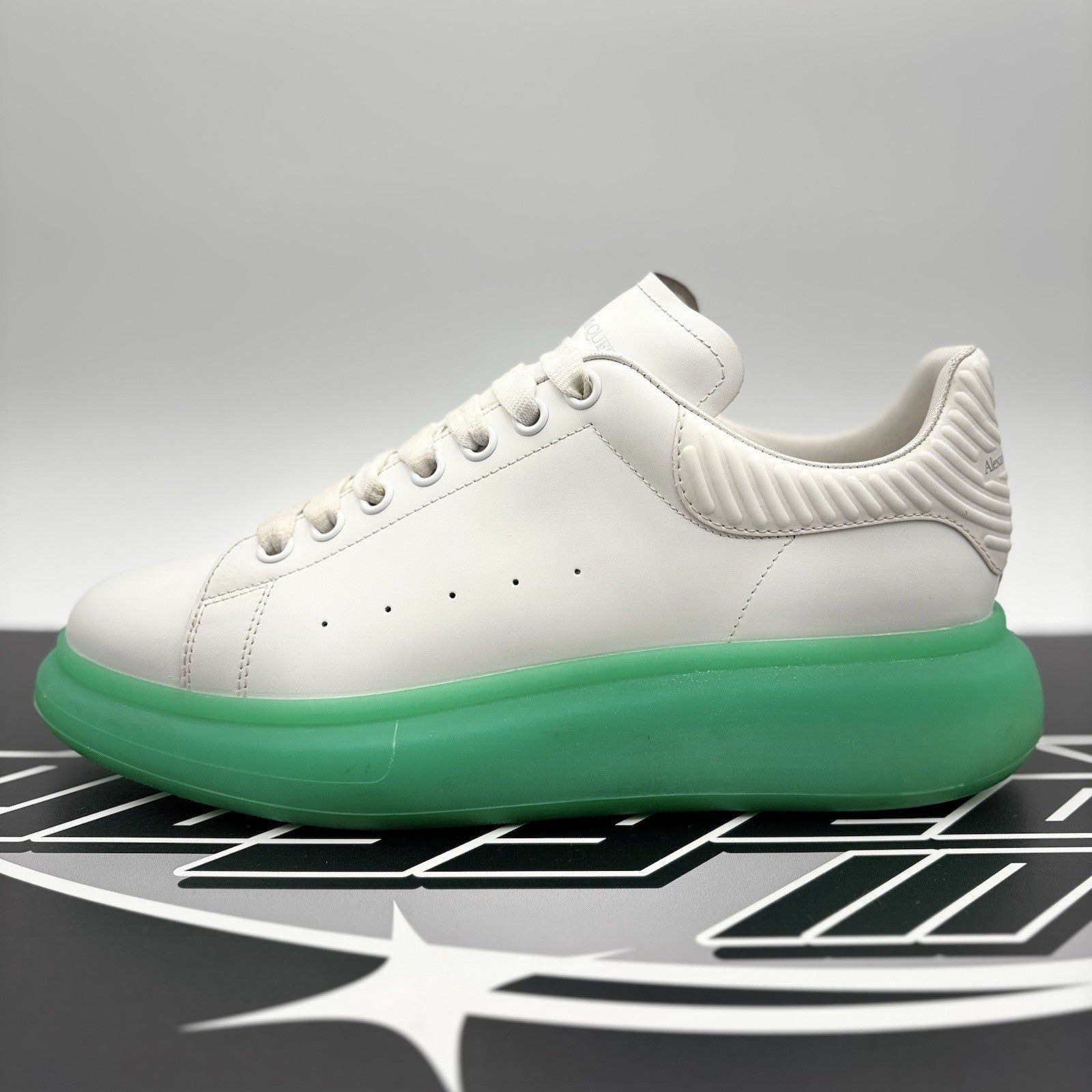 Size 44 (11 US) Alexander McQueen Oversized ' White Green ' | GREAT CONDITION!