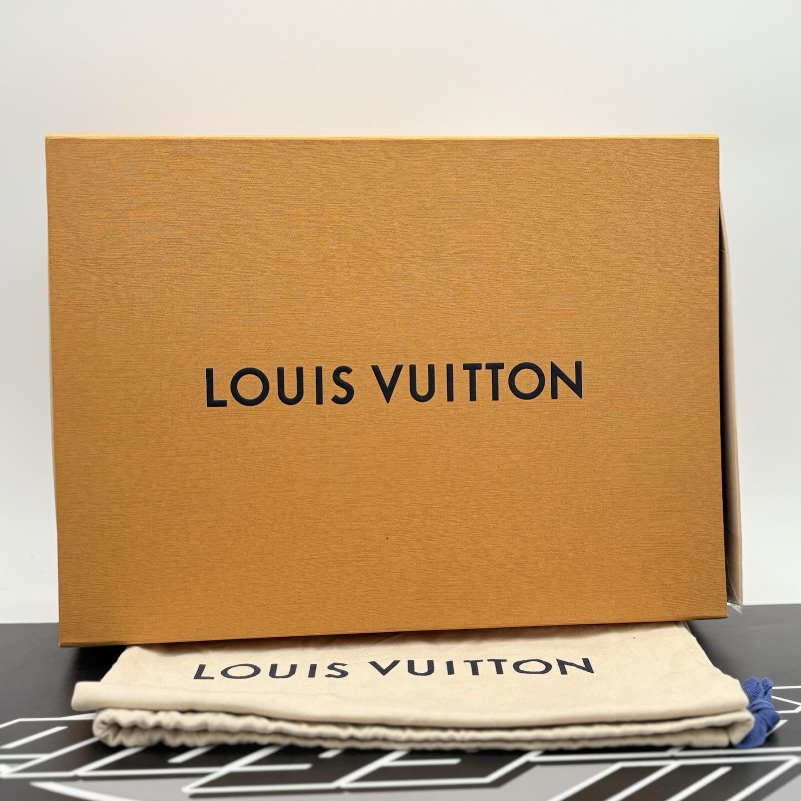 Size 6.5 LV (7.5-8 US) Louis Vuitton Trainer ' White Green Recycled ' | CLEAN!