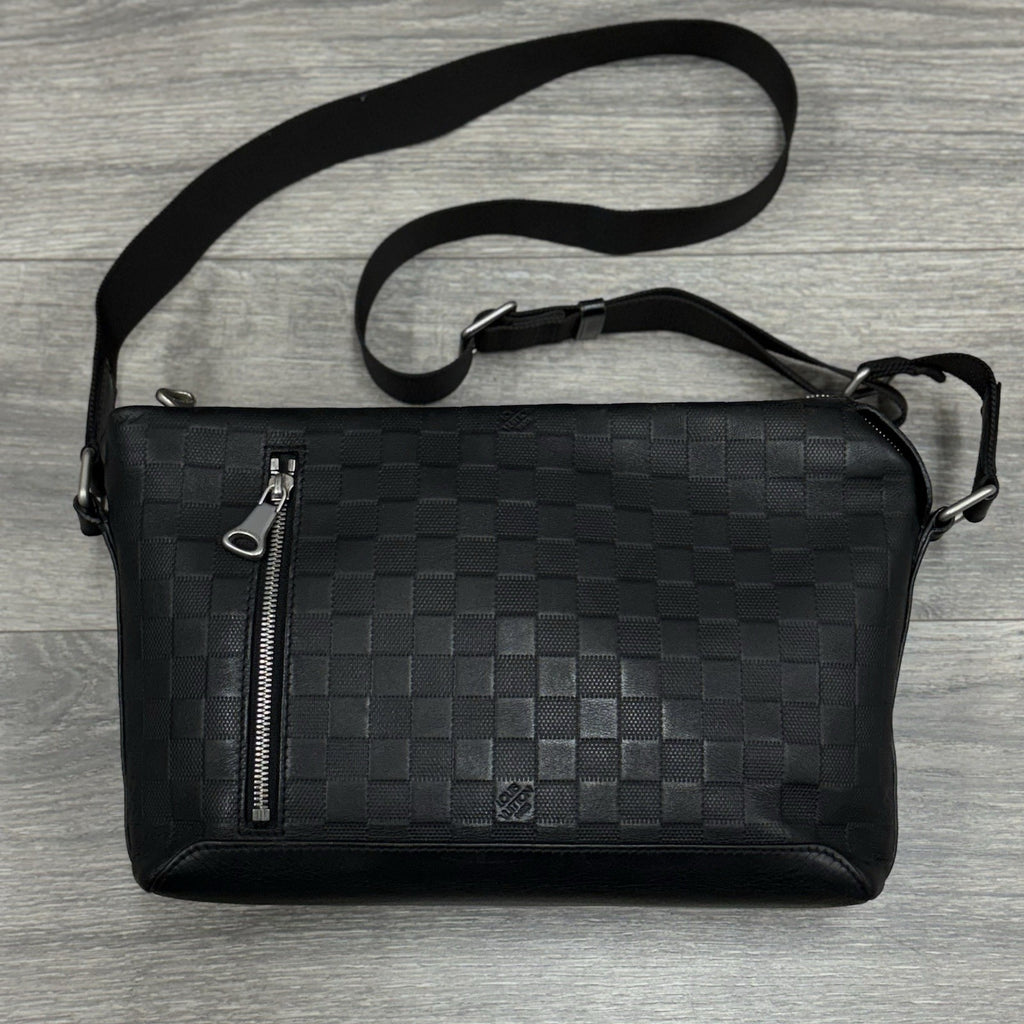 Louis Vuitton Damier Infini Discovery Messenger Bag MM Onyx ' Black ' | CLEAN!