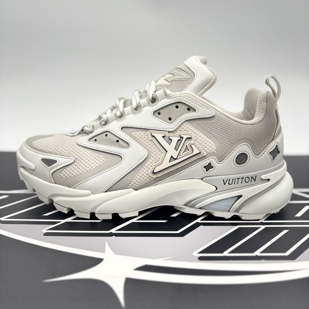 Size 7 LV (8-8.5 US) Louis Vuitton LV Runner Tactic ' White ' | GREAT!