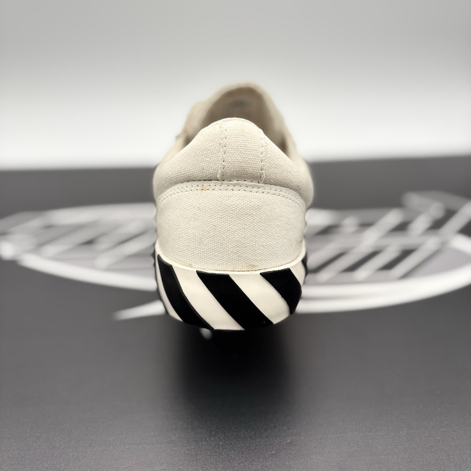 Size 40 (7 US) - Off-White Vulc Sneaker ' White ' | GOOD CONDITION!