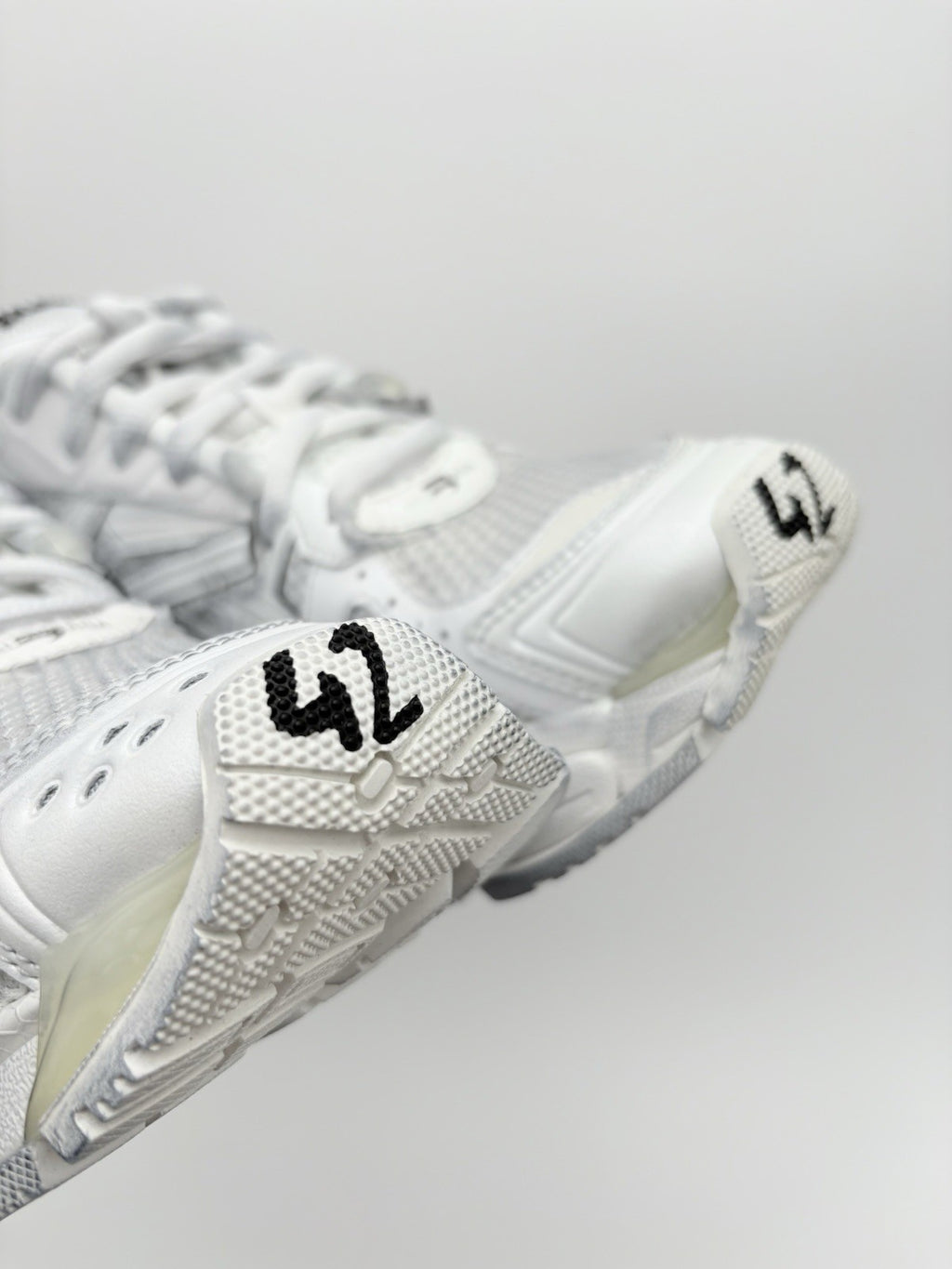 Size 42 - Balenciaga Runner Sneaker ' White ' | BRAND NEW!