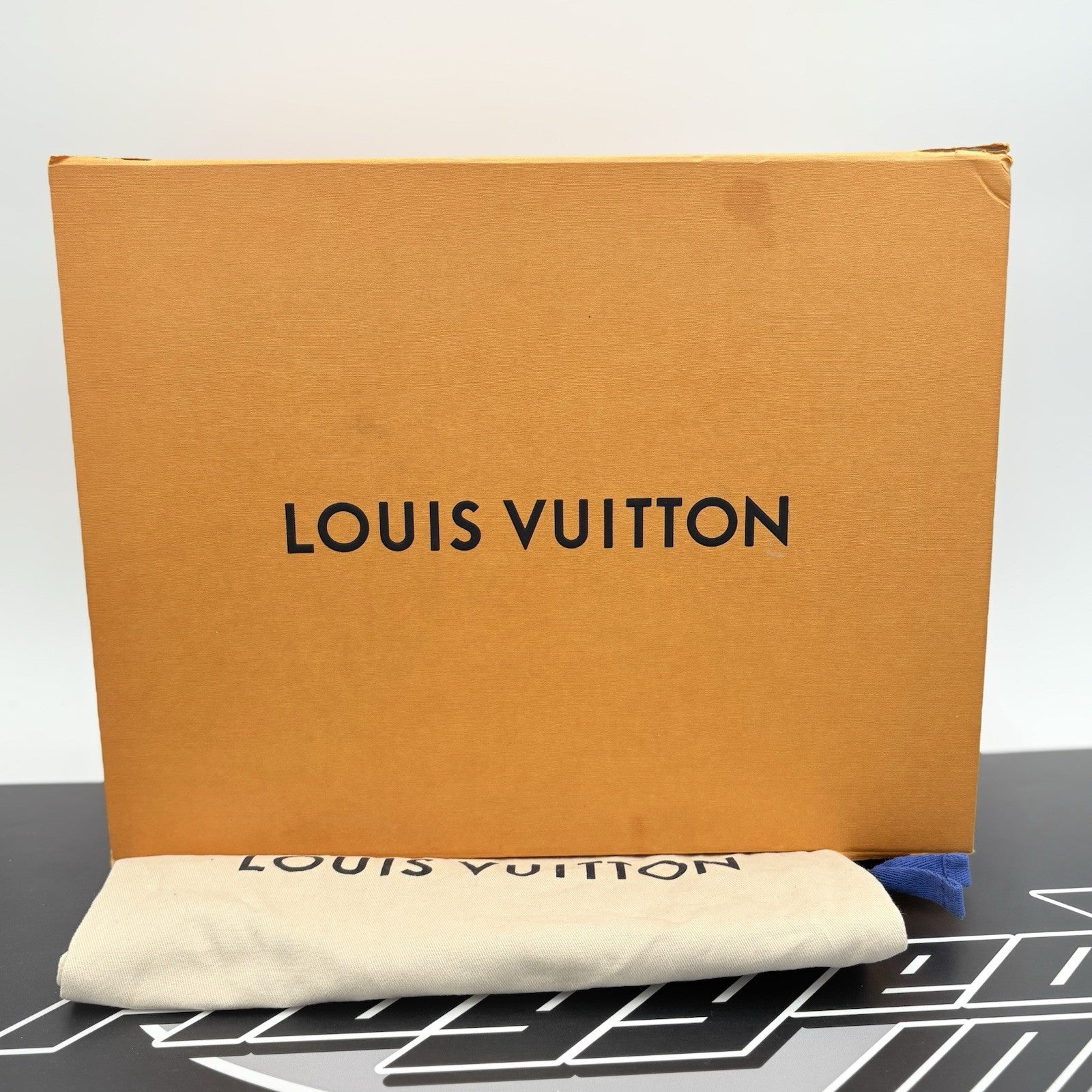 Size 7.5 LV (8.5-9 US) - Louis Vuitton Trainer ' Light Blue ' | SUPER CLEAN!