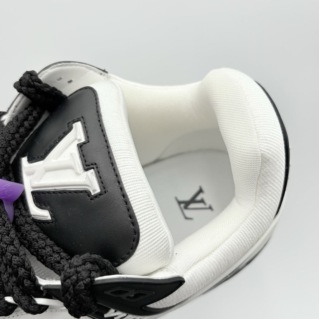 Size 9 LV (10-10.5 US) - Louis Vuitton Maxi ' Black White ' | EXCELLENT!
