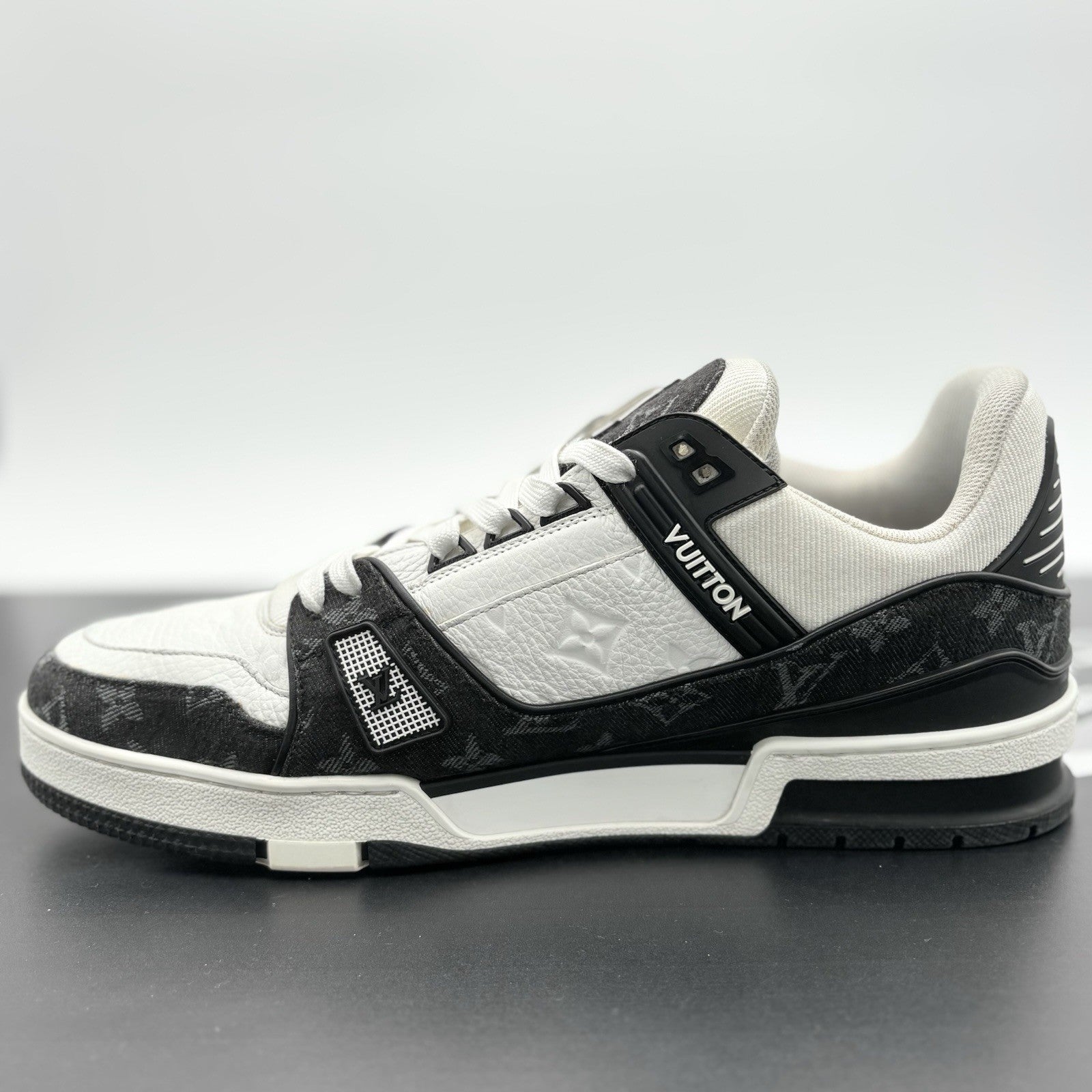 Size 10 LV (11-11.5 US) Louis Vuitton Trainer ' Black White ' | GREAT CONDITION!