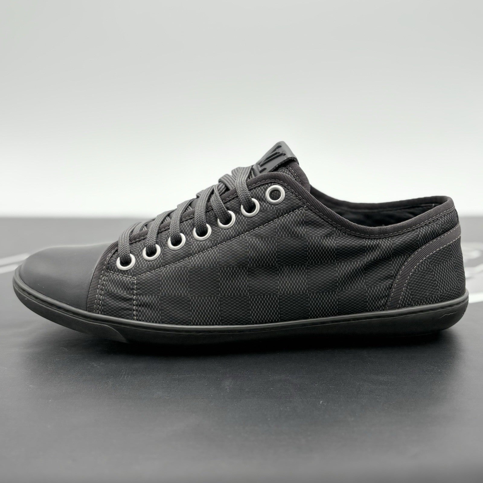 Size 7 LV (8-8.5 US) - Louis Vuitton Damier Low Top ' Black ' | GOOD CONDITION!