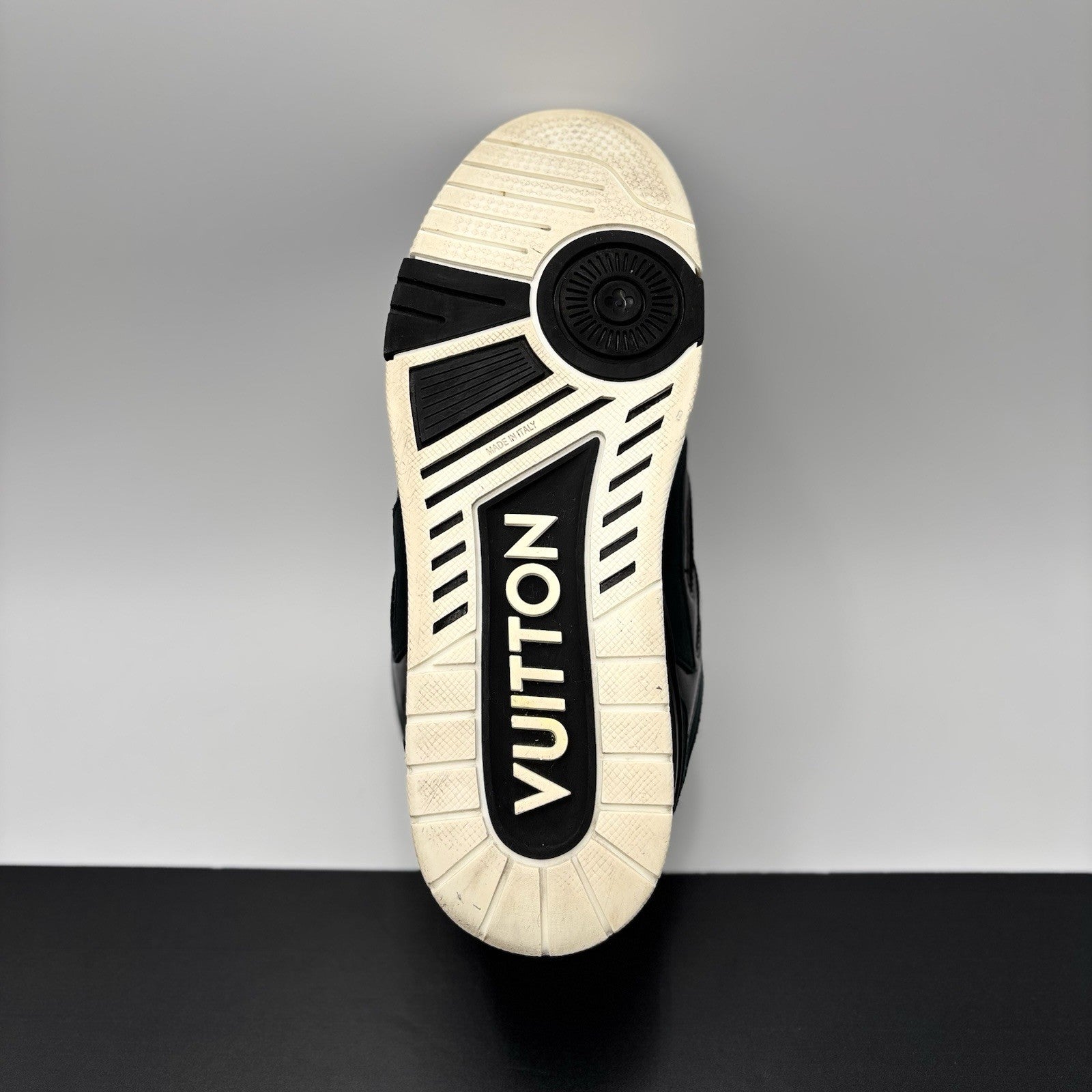 Size 8.5 LV (9.5-10 US) Louis Vuitton Skate ' Black White '