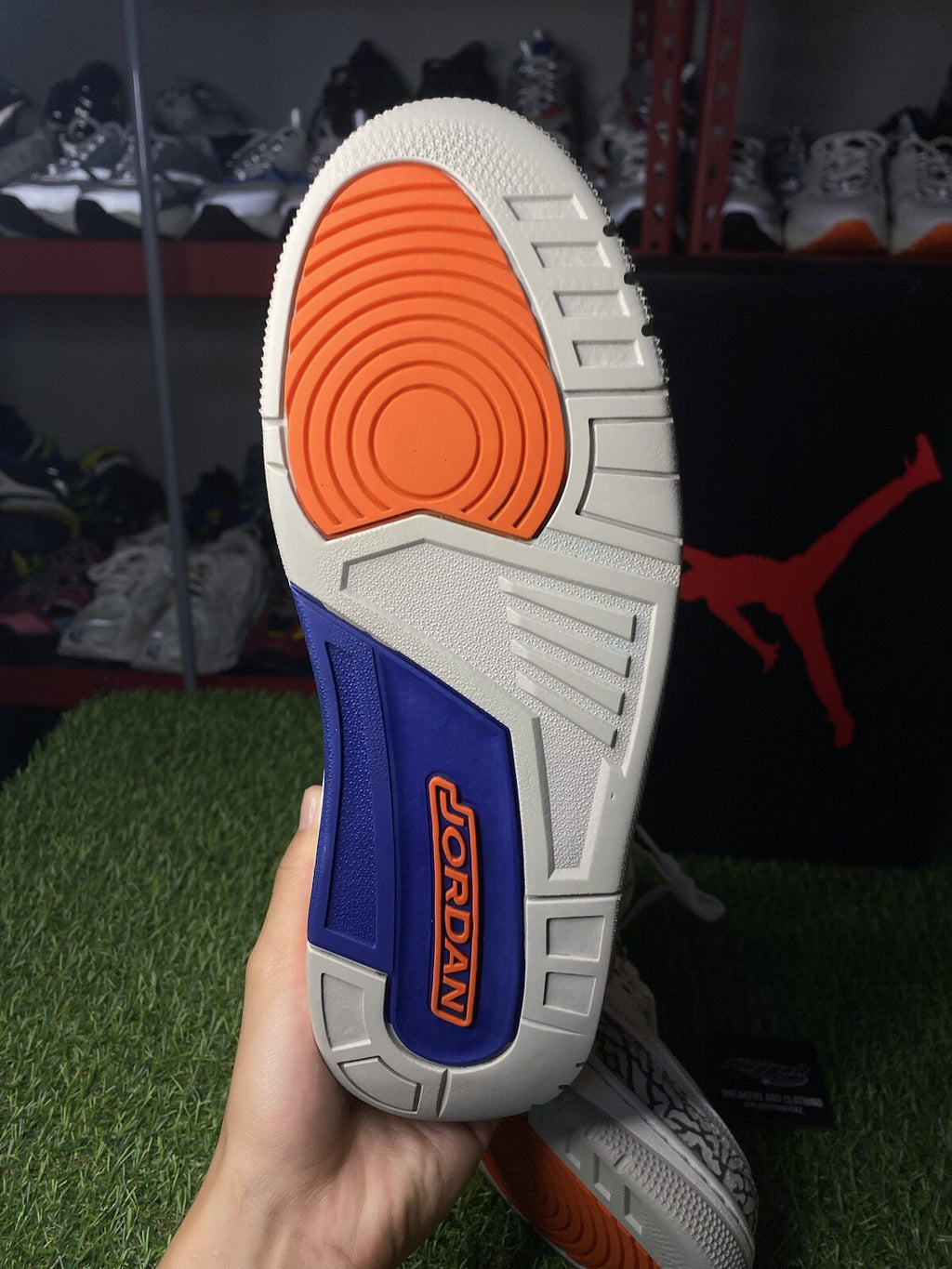 Size 10.5 - Air Jordan 3 Retro Knicks ‘ White, Orange ‘ | GOOD CONDITION!