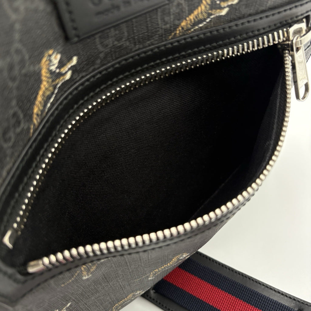 Gucci Bestiary GG Supreme Tigers Messenger Bag ' Black Grey ' | SUPER CLEAN!