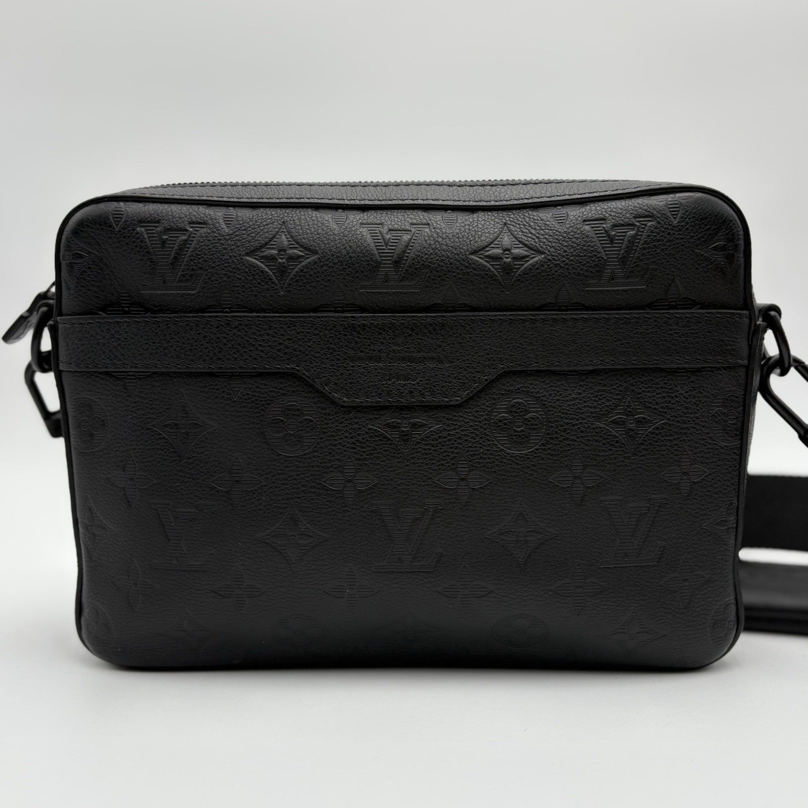 Louis Vuitton Messenger Bag Monogram Shadow ' Black ' | ONLY WORN 1-3x