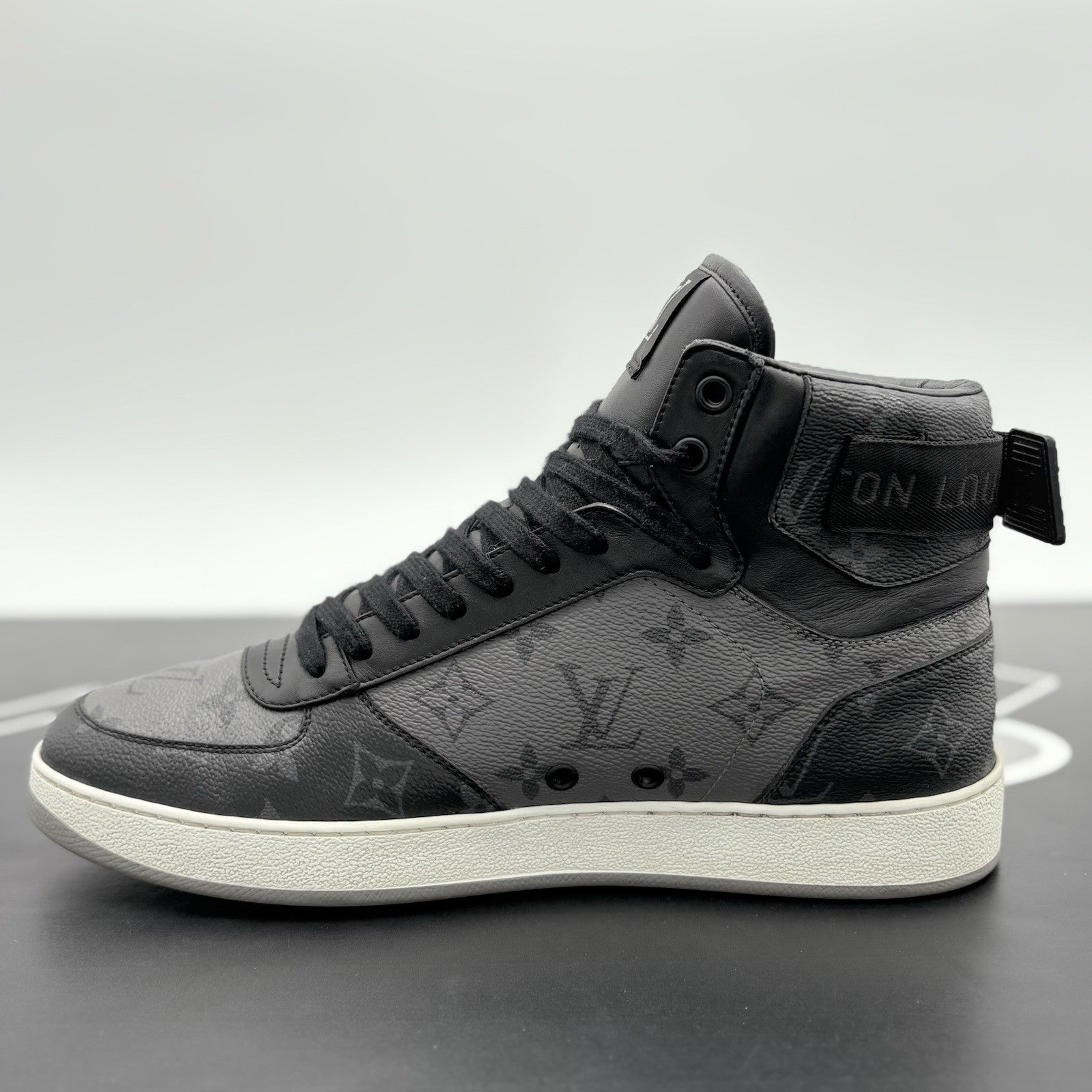 Size 7 LV (8-8.5 US) Louis Vuitton Eclipse Rivoli ' Black ' | SUPER CLEAN!