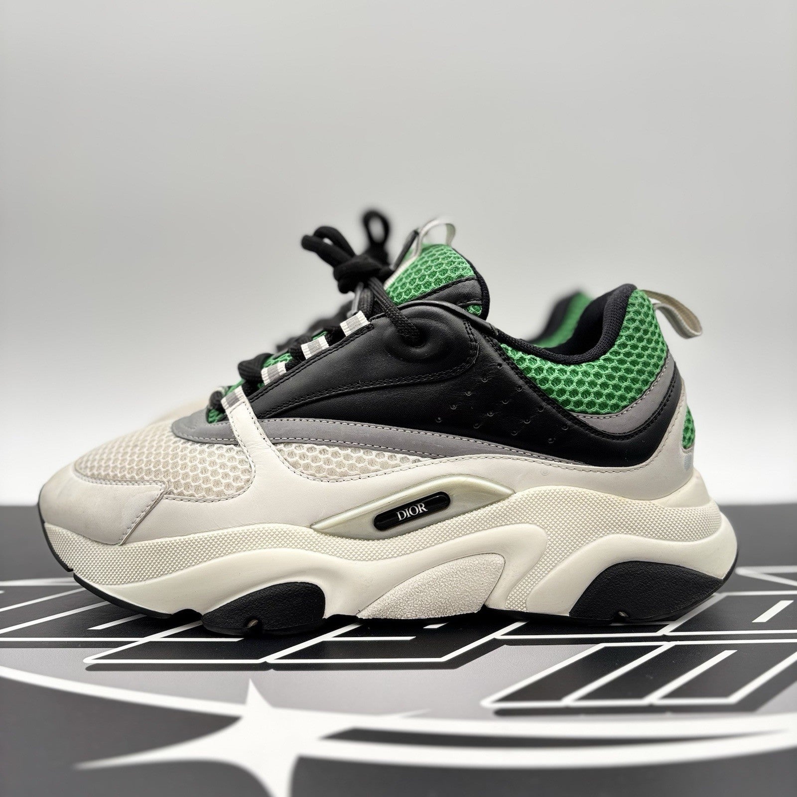Size 42 (9 US) - Dior B22 Sneaker ' Green White Black ' | GOOD CONDITION!