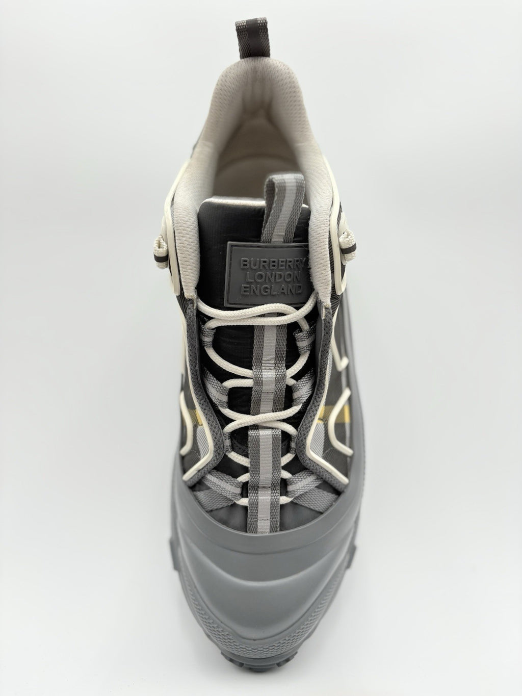 Size 44 (11 US) - Burberry Arthur Vintage Check ' Grey ' | SUPER CLEAN!