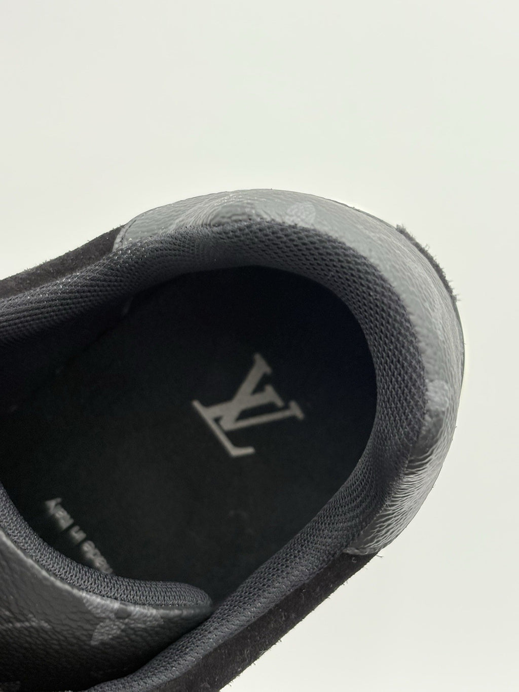 Size 8 LV (9-9.5 US) Louis Vuitton Trainer ' Black Monogram ' | GREAT CONDITION!
