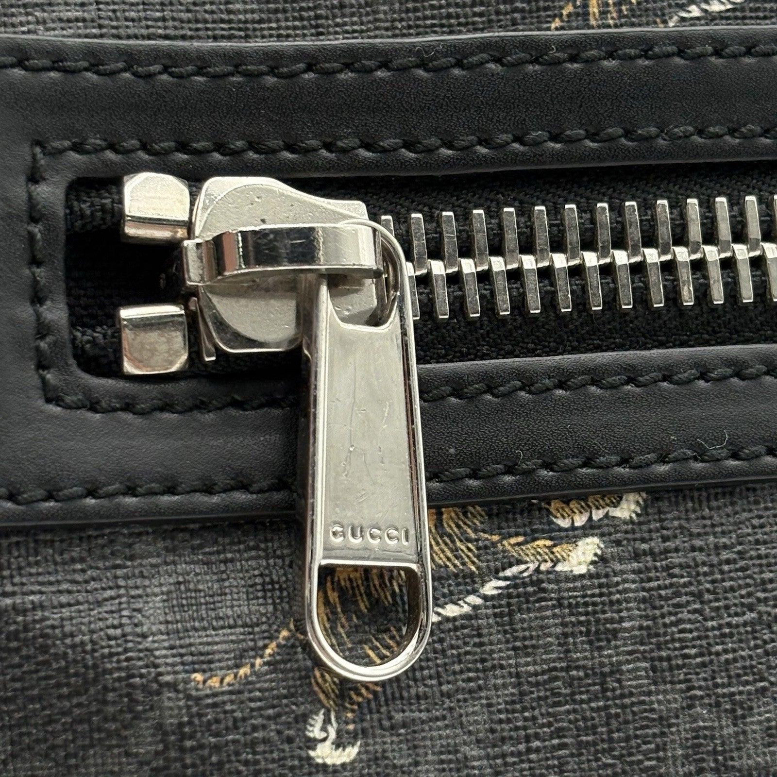 Gucci Bestiary GG Supreme Tigers Messenger Bag ' Black Grey ' | SUPER CLEAN!