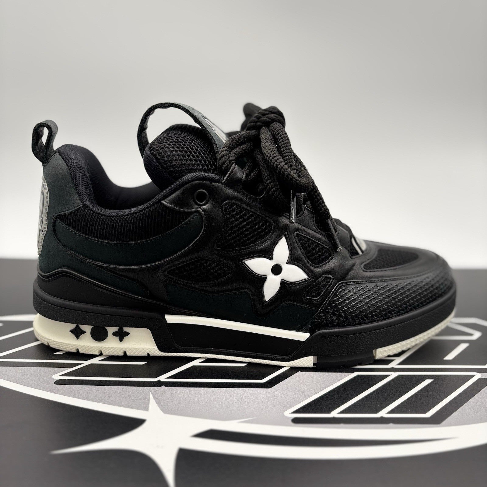 Size 8 LV (9-9.5 US) Louis Vuitton Skate ' Black White ' | GREAT CONDITION