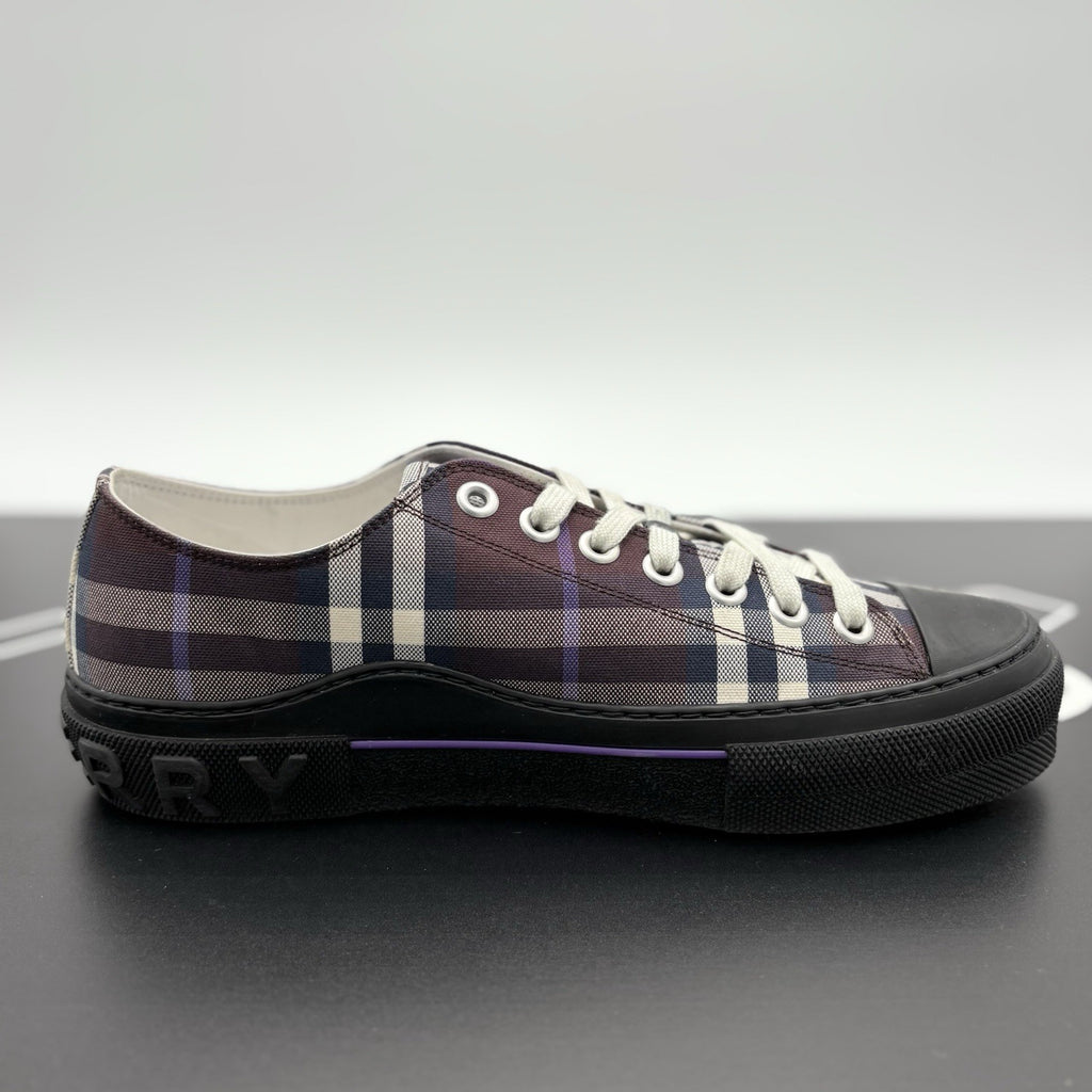 Size 43 (10 US) - Burberry Low Sneaker ' ' | SUPER CLEAN!