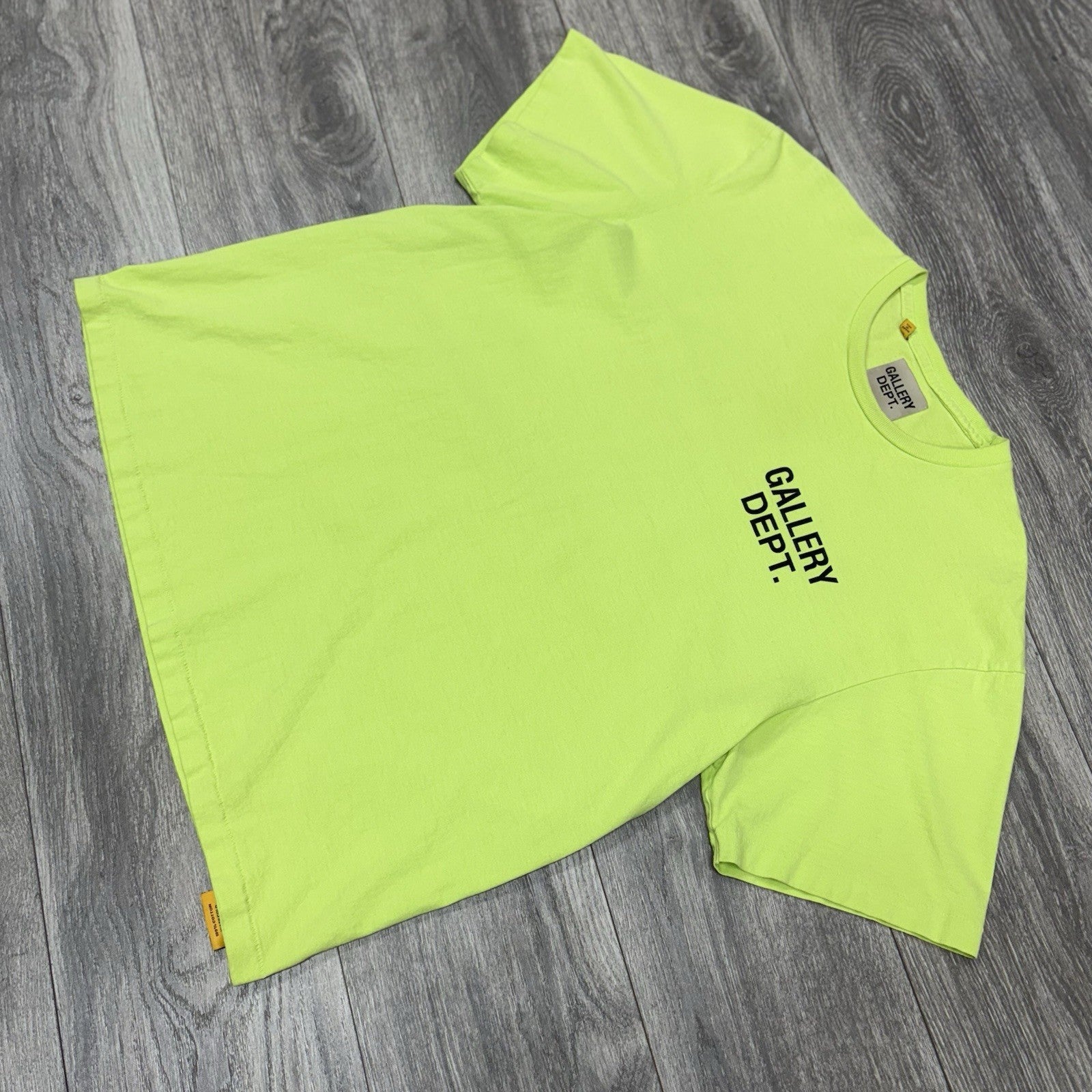 Size Large - Gallery Dept Souvenir Tee ' Lime Green ' | ONLY WORN 1x