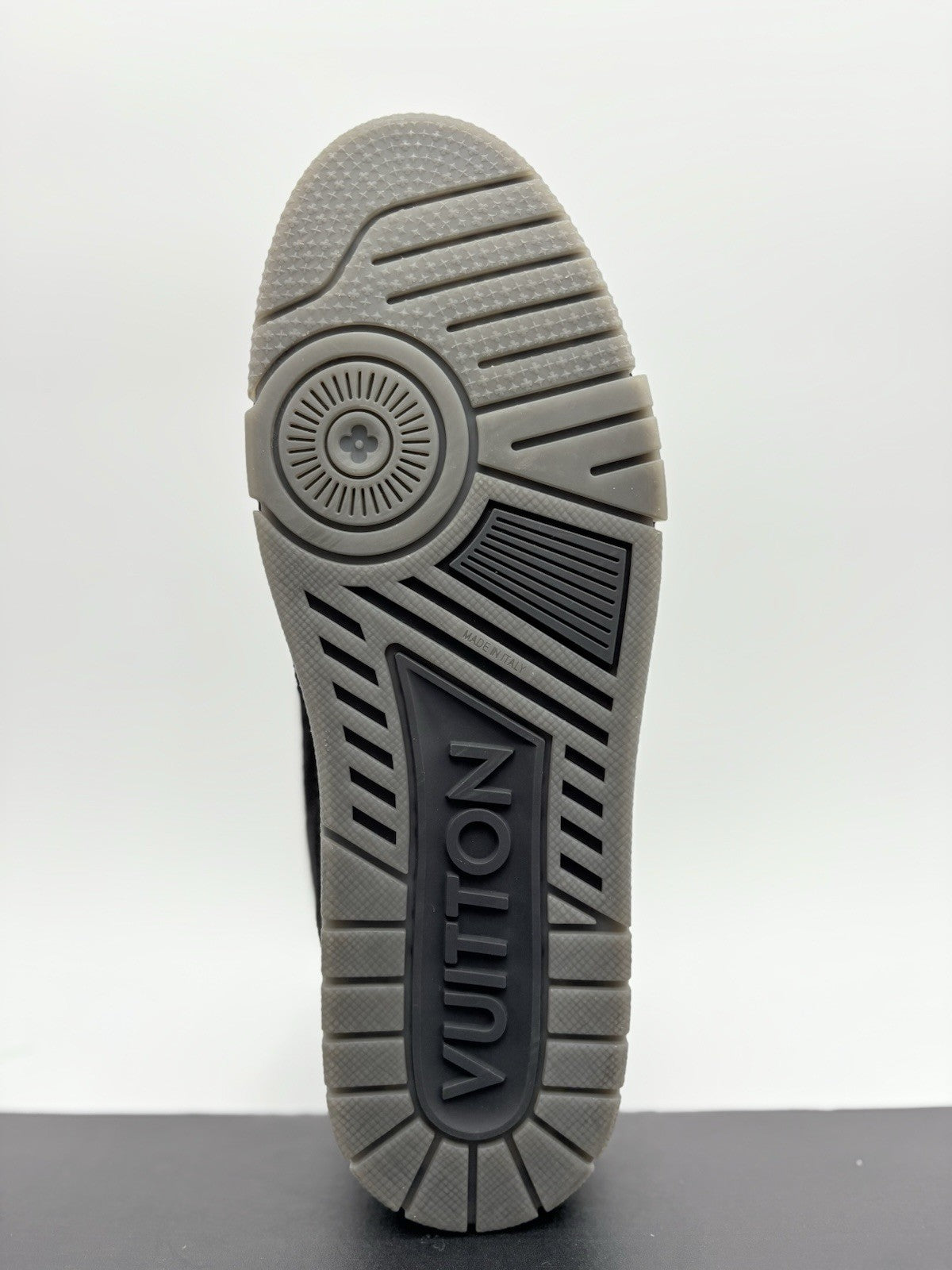 Size 9.5 LV (10.5-11 US) Louis Vuitton Trainer  ' Black Grey ' | SUPER CLEAN!