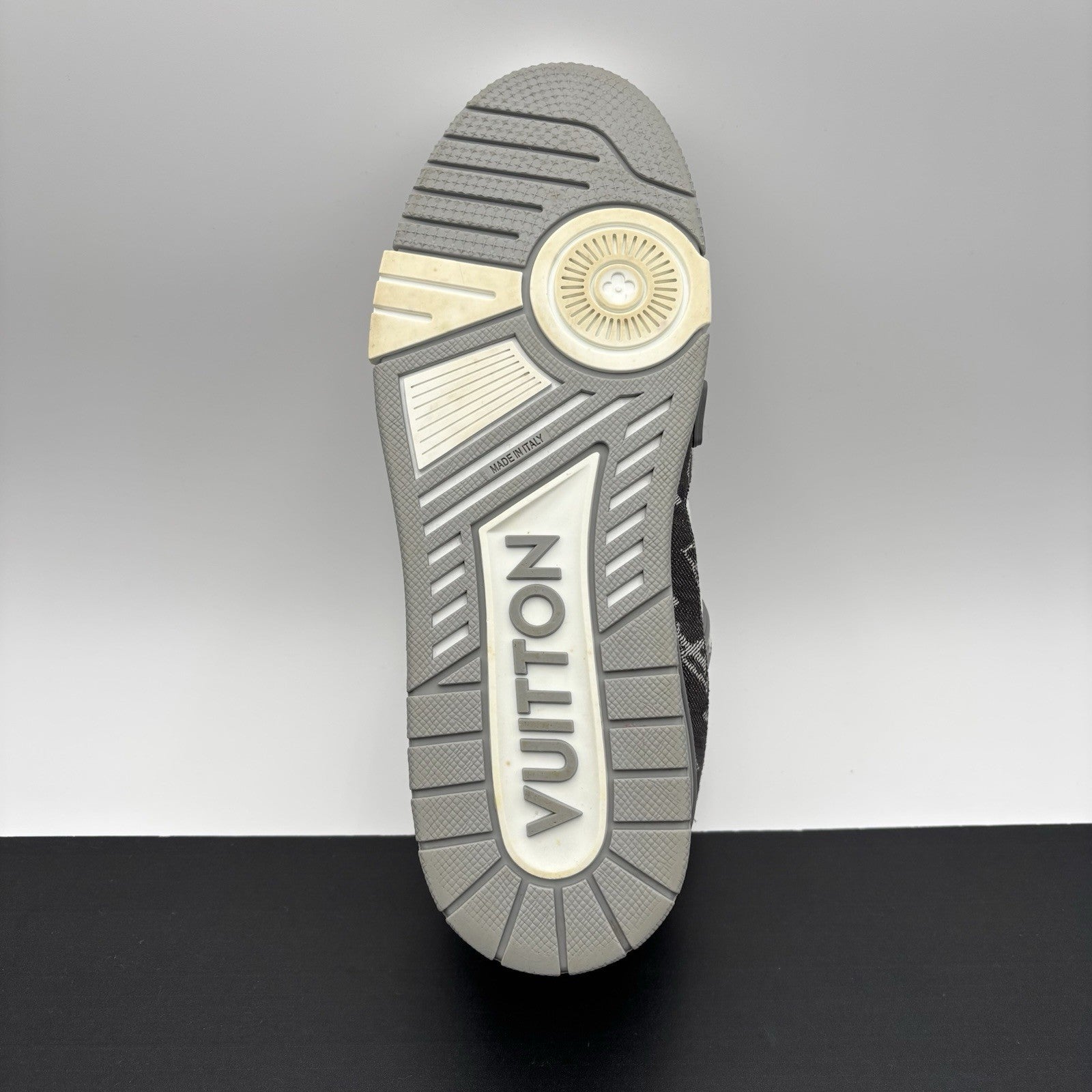 Size 7 LV (8 - 8.5 US) Louis Vuitton Trainer ' Grey Denim ' |  GREAT CONDITION!