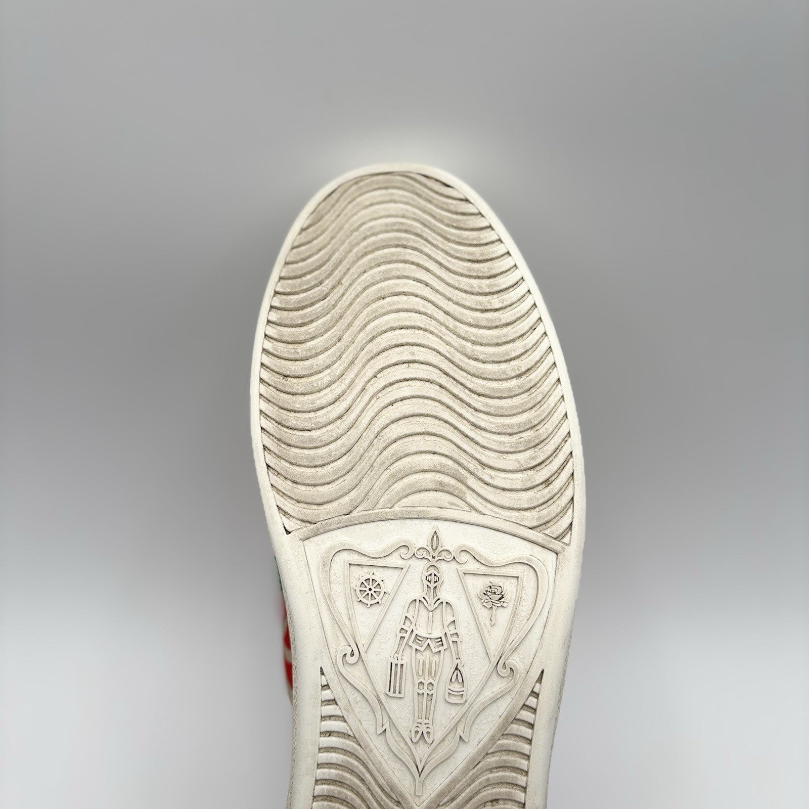Size 38.5 (7 W US) - Gucci Ace Web 'Interlocking G - White Red Green ‘ | GOOD!