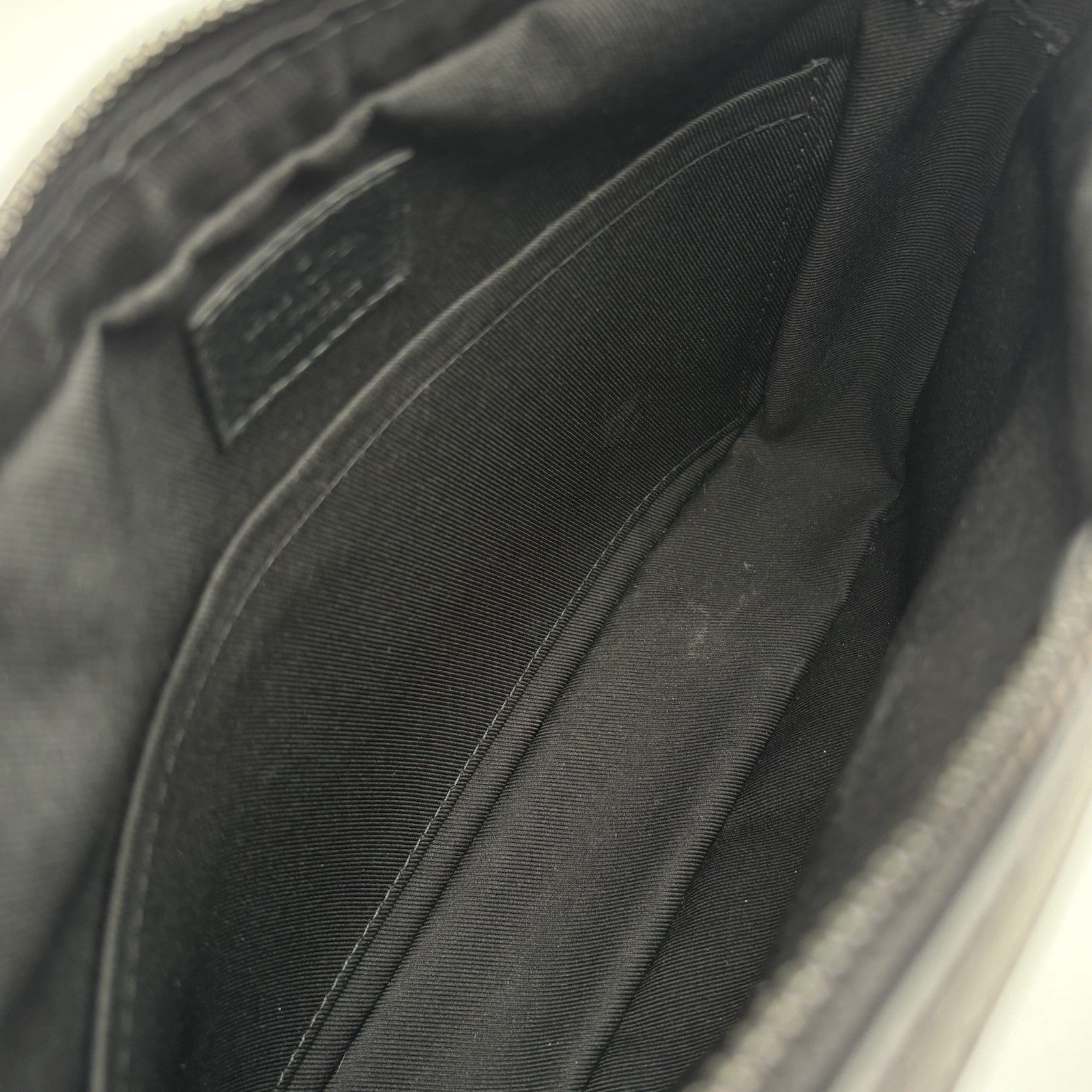 Louis Vuitton Messenger Bag Monogram Shadow ' Black ' | ONLY WORN 1-3x