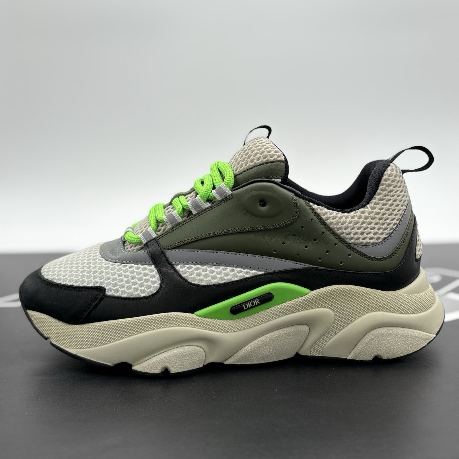 Size 43 (10 US) - Dior B22 Sneaker ' Khaki Pistachio ' | SUPER CLEAN!