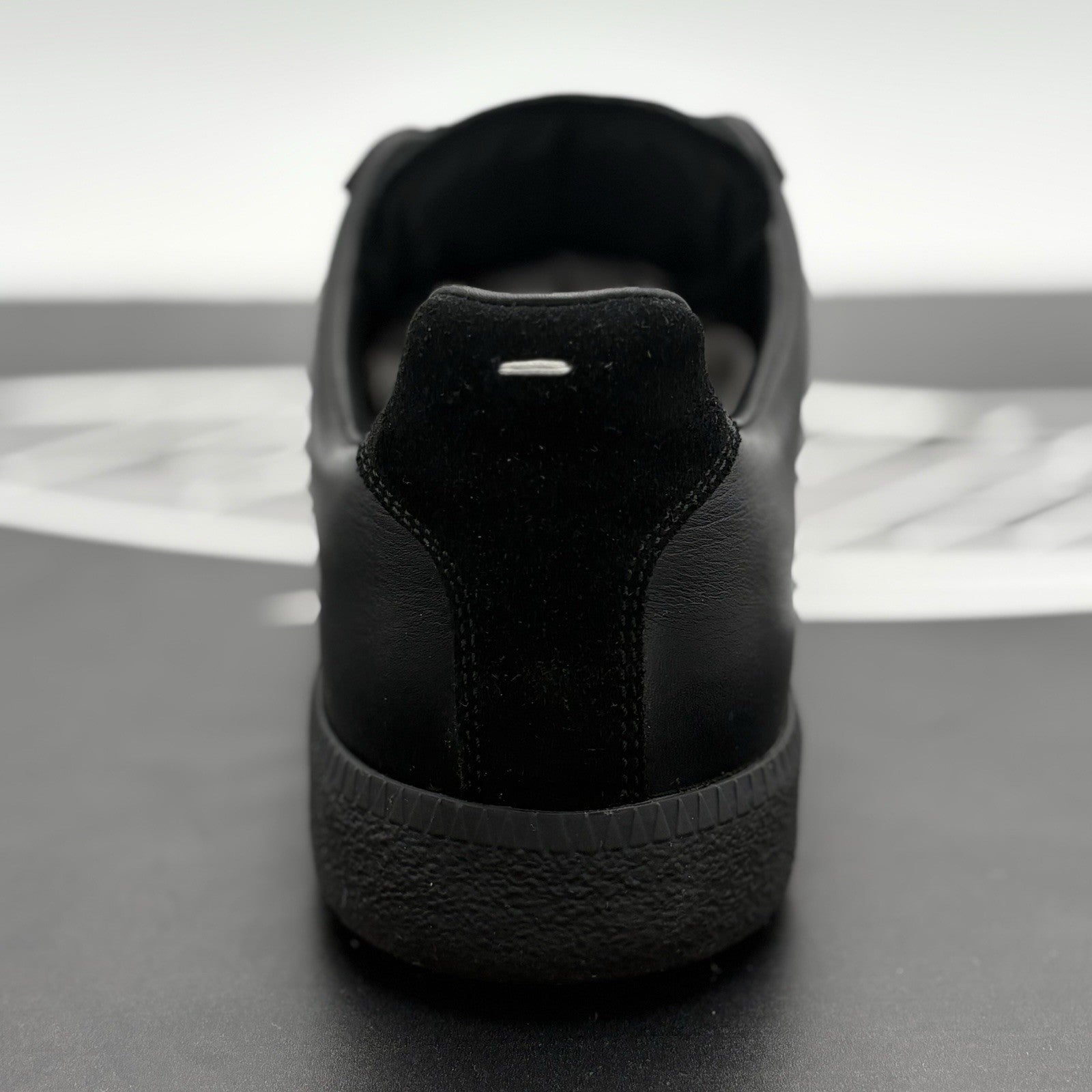 Size 40 (7 US) - Maison Margiela Low ' Black ' | EXCELLENT CONDITION!