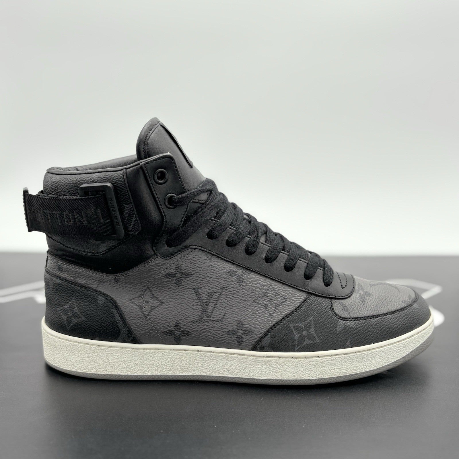Size 7 LV (8-8.5 US) Louis Vuitton Eclipse Rivoli ' Black ' | SUPER CLEAN!