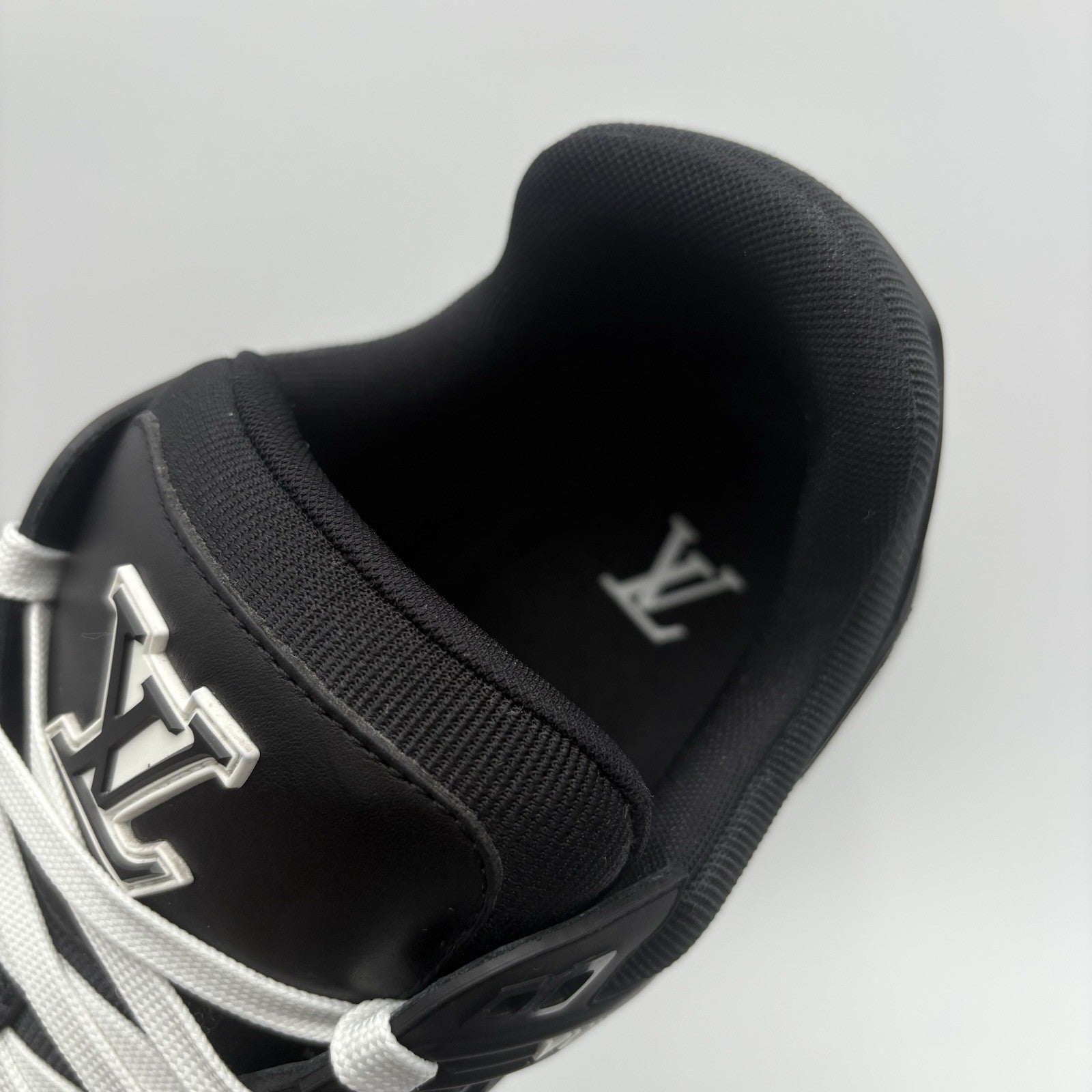 Size 11 LV (12-12.5 US) - Louis Vuitton Trainer ' Black ' | EXCELLENT!