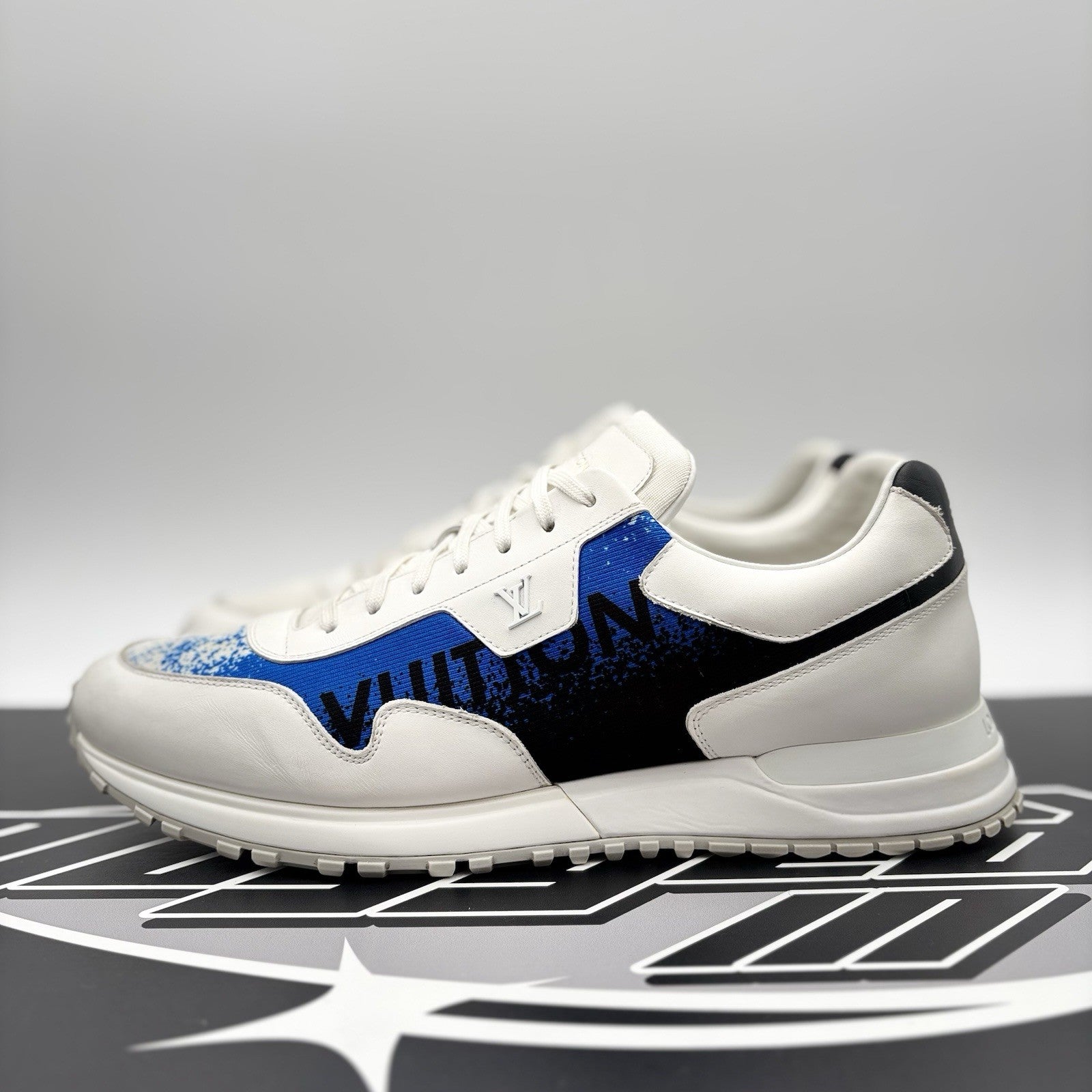 Size 9.5 LV (10-10.5 US) Louis Vuitton Run Away Sneaker ' White, Blue ' | GREAT!