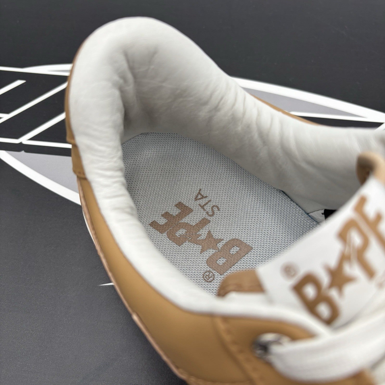 Size 10 - A Bathing Ape Bape Sta ' White Beige ' | GREAT CONDITION!