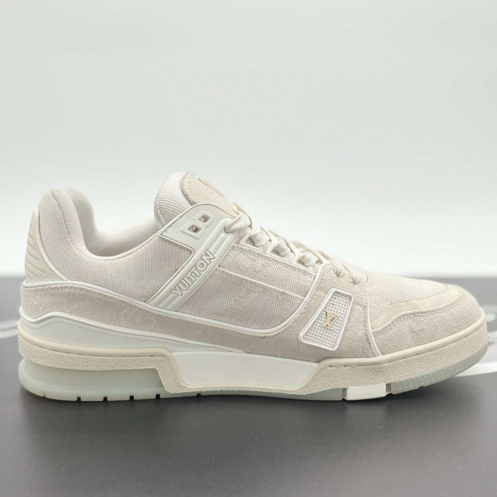 Size 8.5 LV (9.5-10 US) Louis Vuitton Trainer  Denim ' Beige ' | GREAT CONDITION