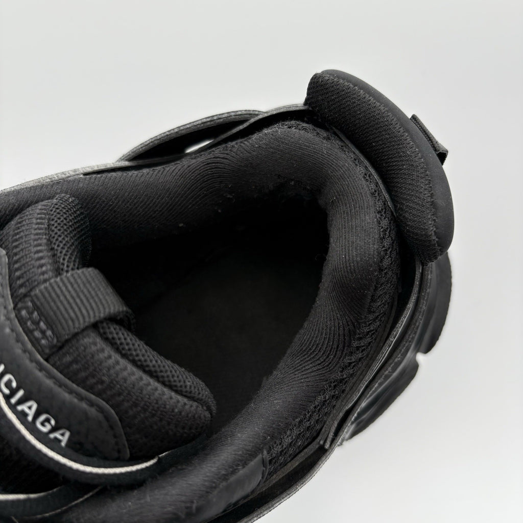 Size 42 (9 US) - Balenciaga Track Sneaker ' Black '