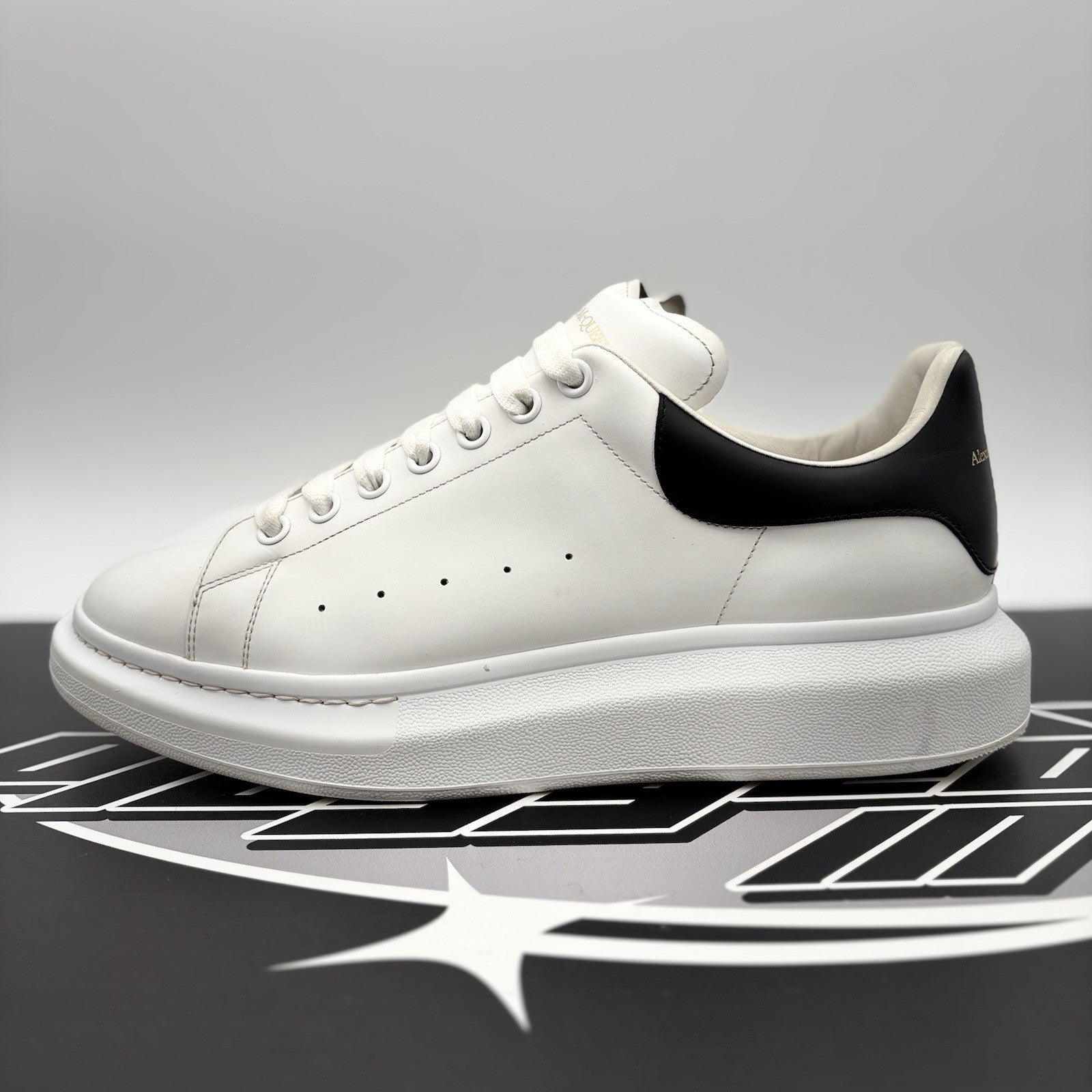Size 46.5 (13.5 US) - Alexander McQueen ' White Black ' | GREAT CONDITION!