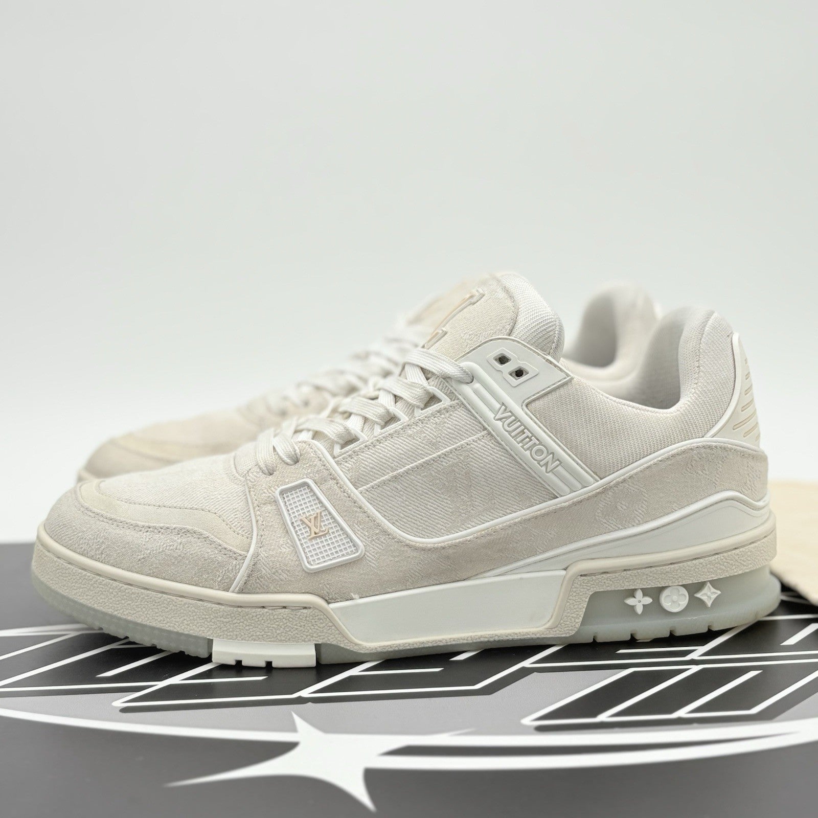 Size 8.5 LV (9.5-10 US) Louis Vuitton Trainer  Denim ' Beige ' | GREAT CONDITION
