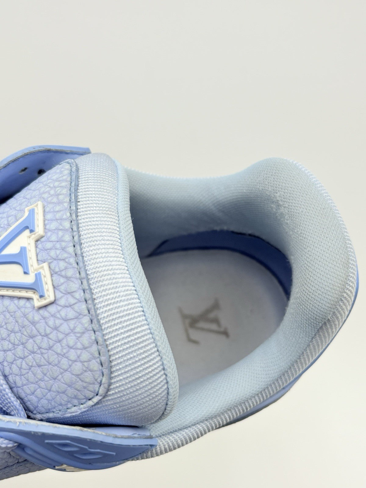 Size 11 LV (12-12.5 US) Louis Vuitton Trainer ' Light Blue White ' | GREAT COND!