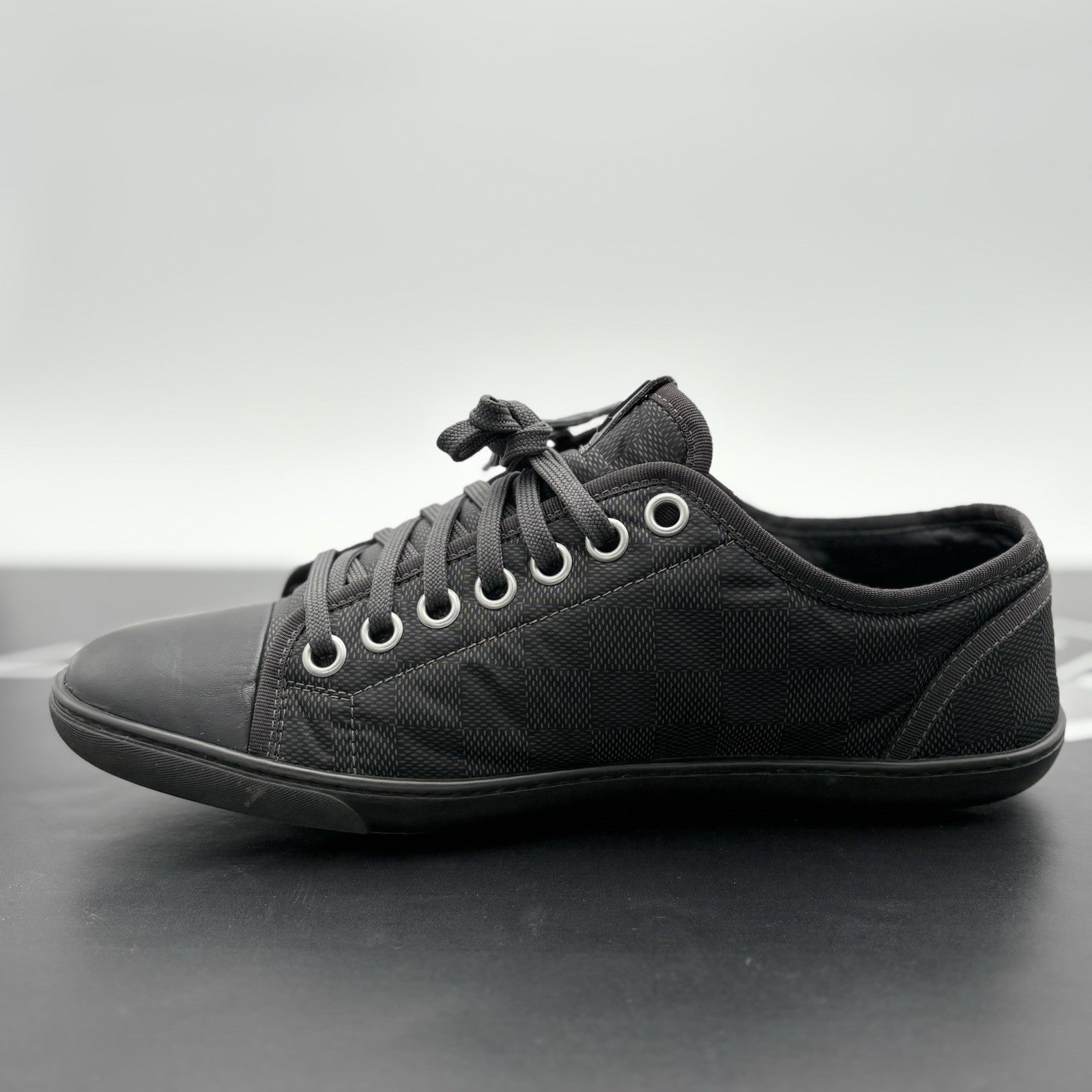 Size 7 LV (8-8.5 US) - Louis Vuitton Damier Low Top ' Black ' | GOOD CONDITION!