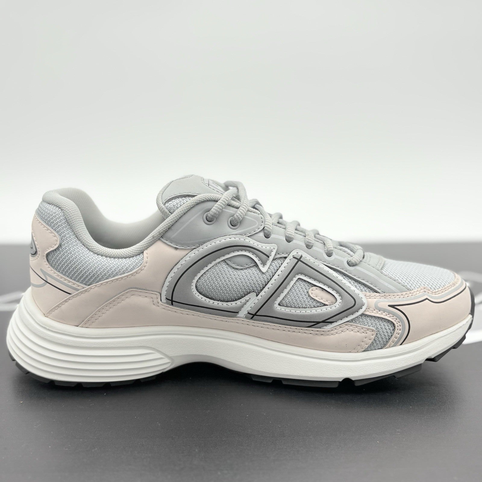 Size 42 (9 US) Dior B30 Reflective ' Grey Light Pink ' | EXCELLENT CONDITION!