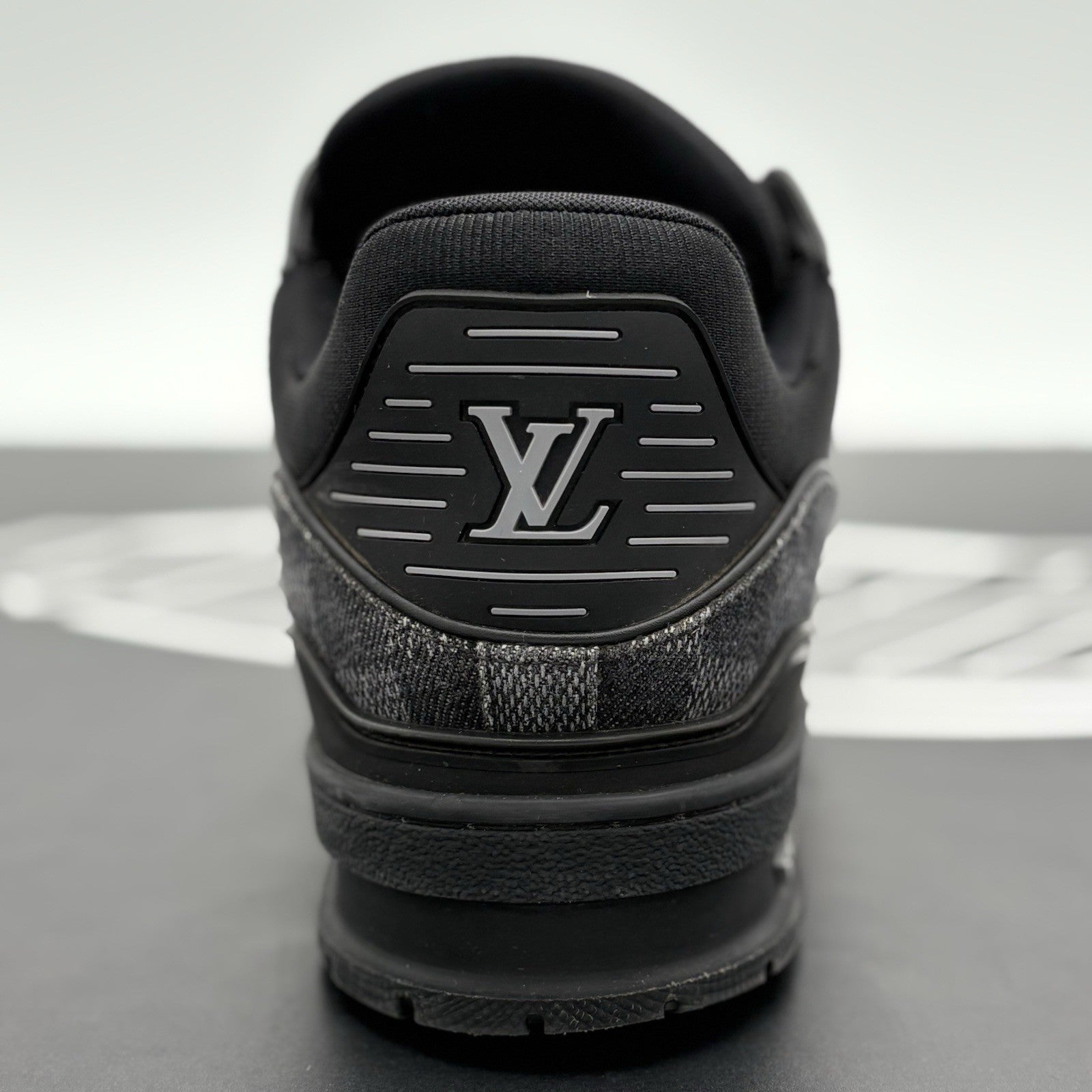 Size 8 LV (US 9-9.5) Louis Vuitton Trainer ' Damier Denim ' | GOOD CONDITION!