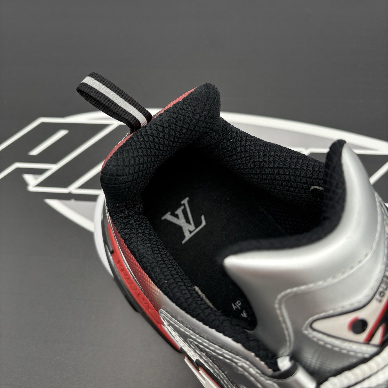 Size 8.5 LV (9.5-10 US) Louis Vuitton Tactic Runner ' Red Grey ' | GREAT COND!