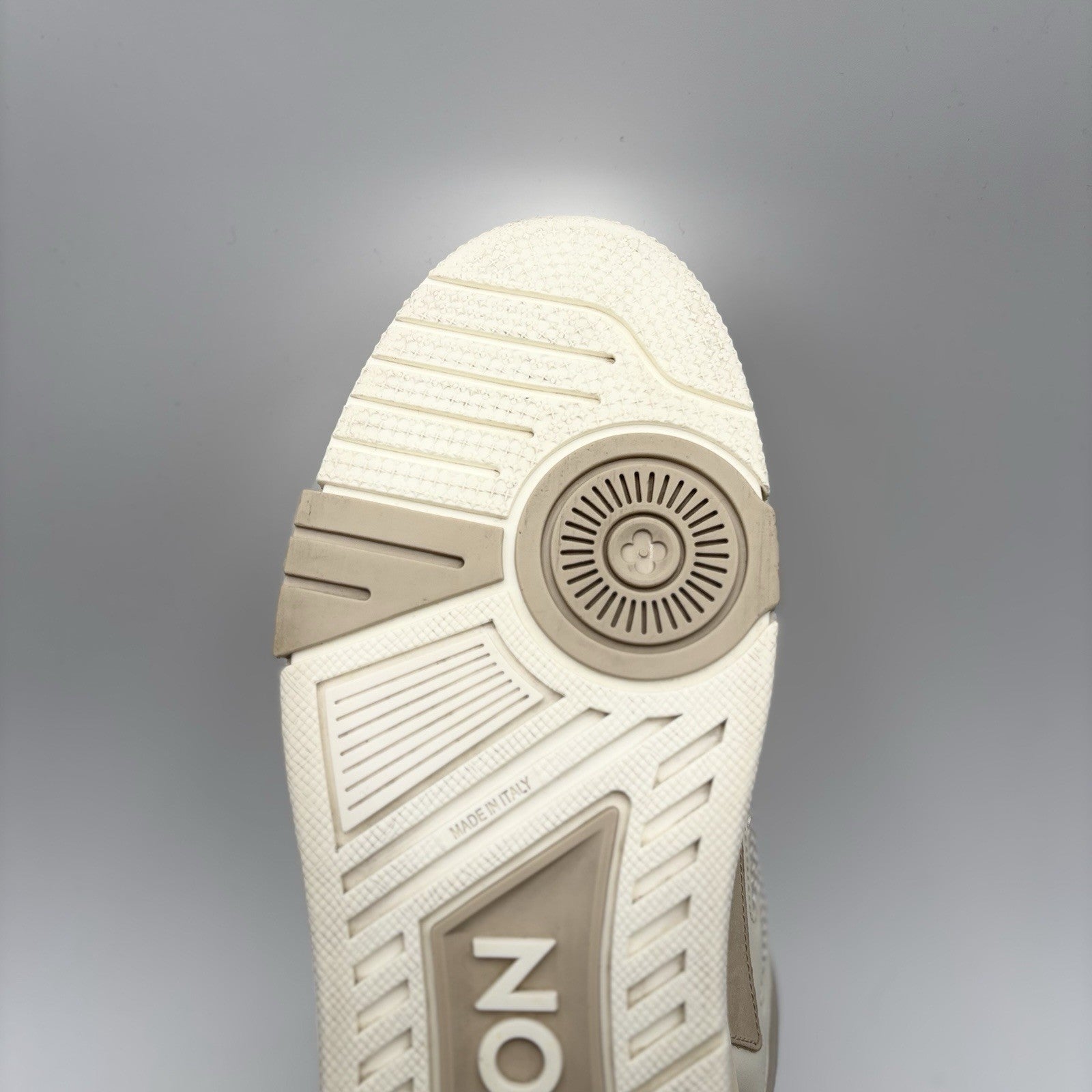 Size 7 LV (8-8.5 US) - Louis Vuitton Skate ' Beige White ' | EXCELLENT COND!