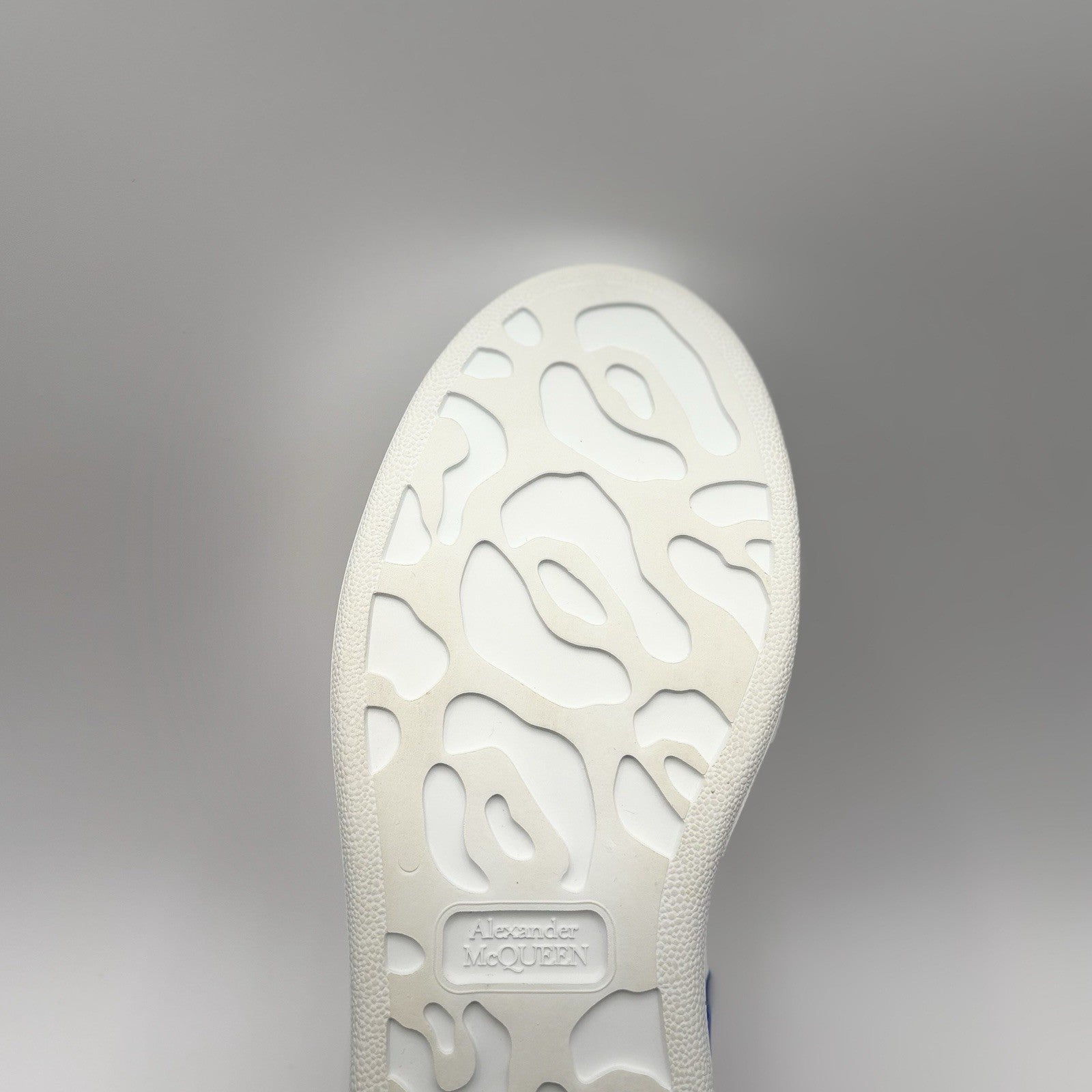 Size 38 - Alexander McQueen Oversized ' White Ultramarine' | GREAT CONDITION!
